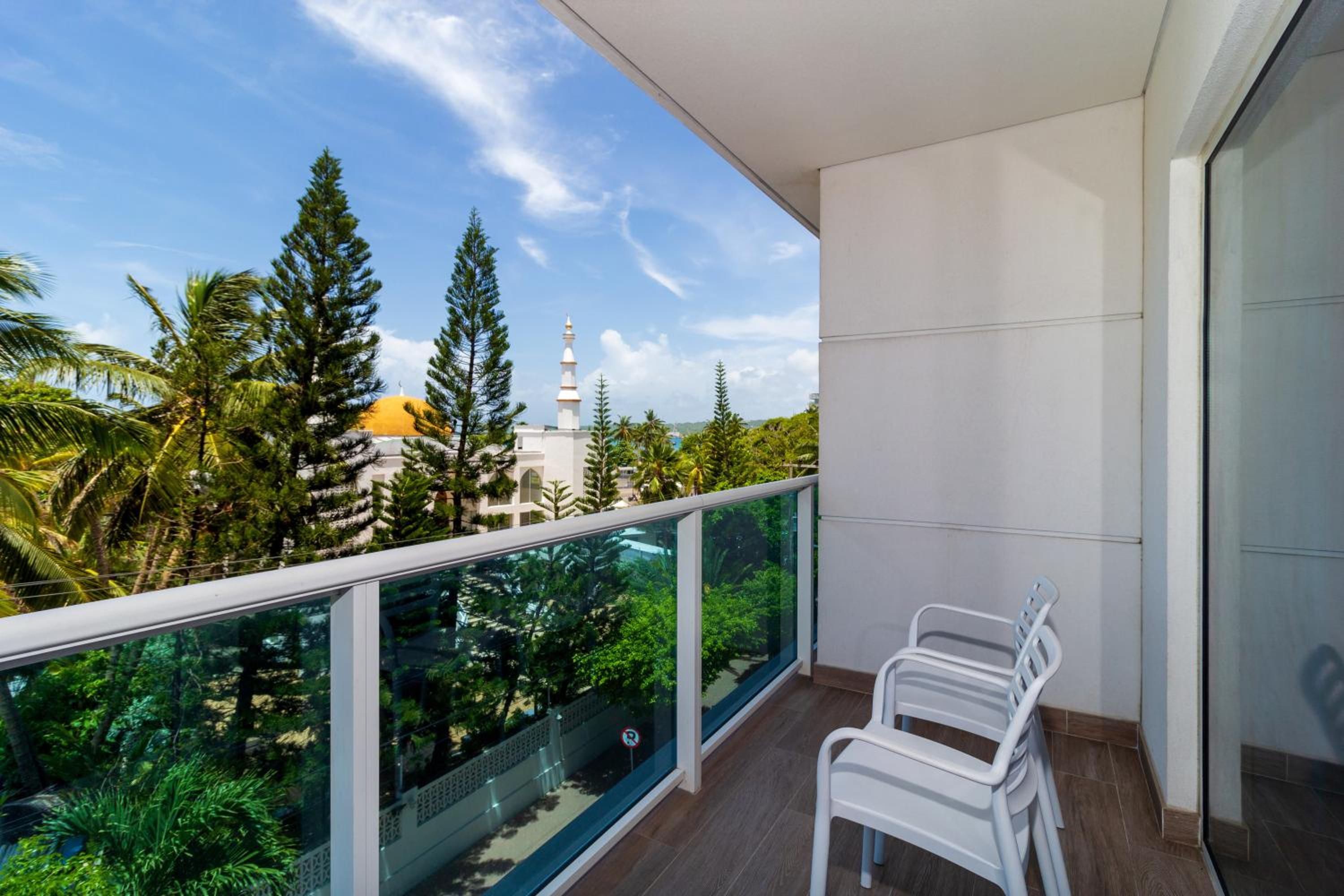 Double Room with Balcony - Photo 9