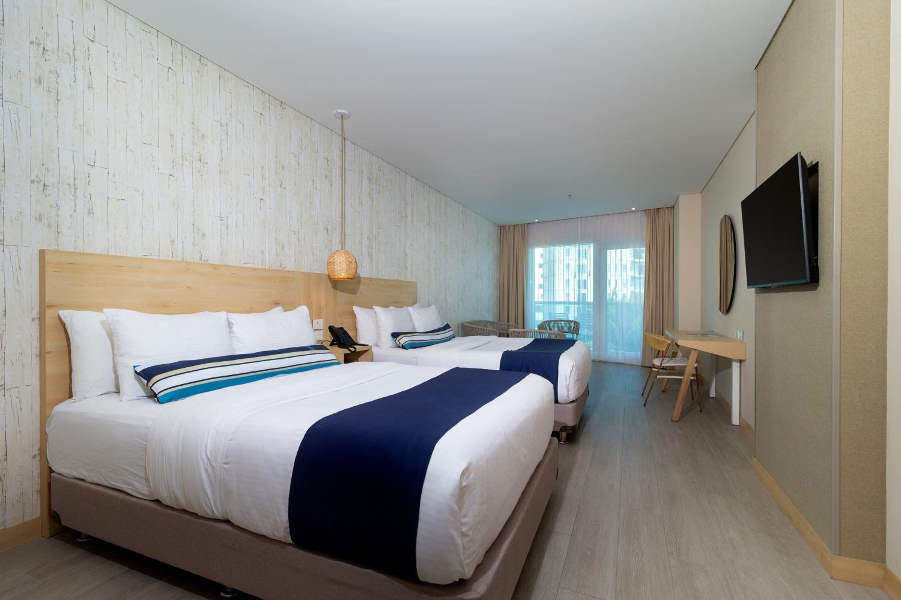 Twin Room with Balcony - Photo 1