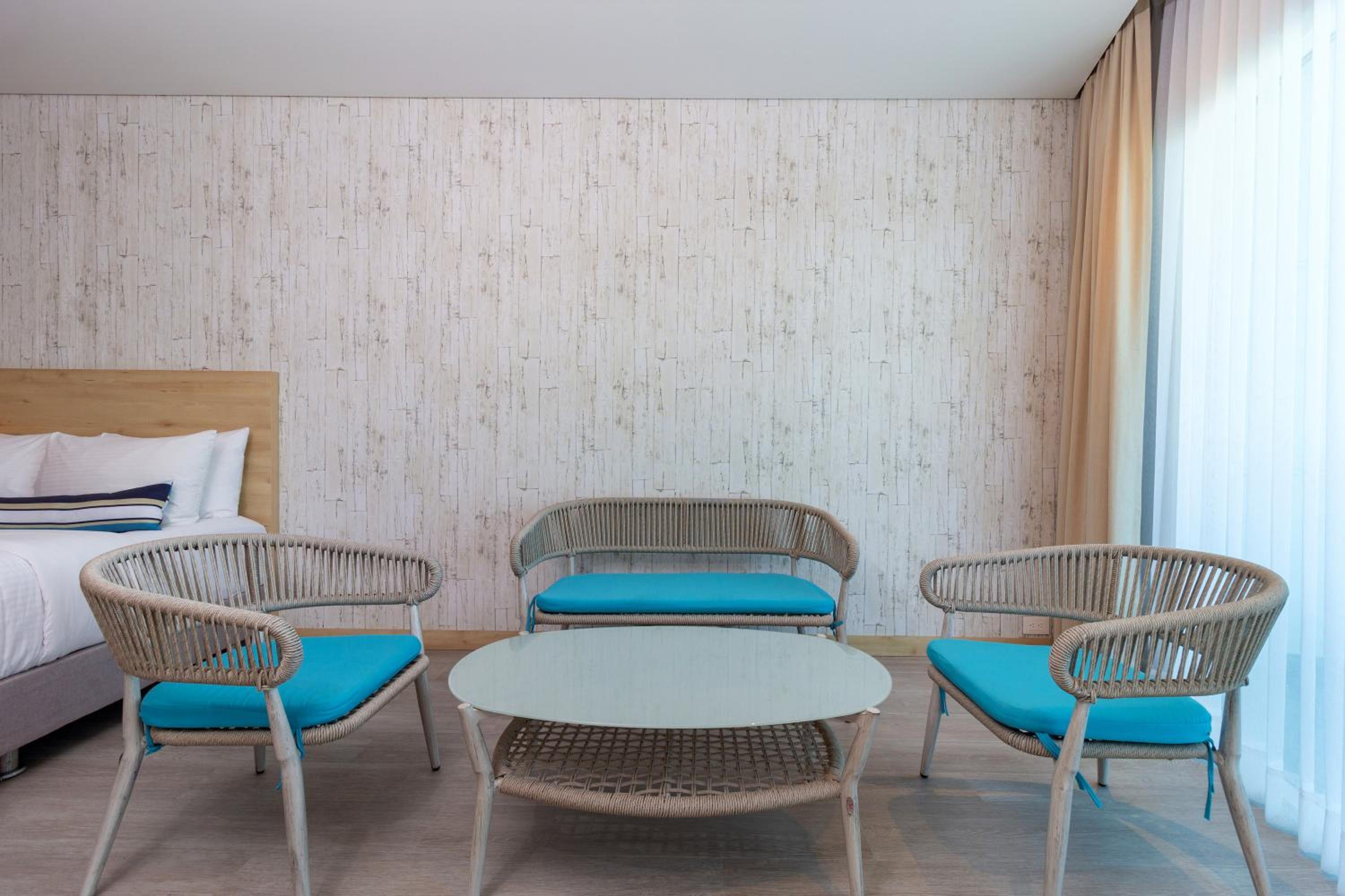 Twin Room with Balcony - Photo 2