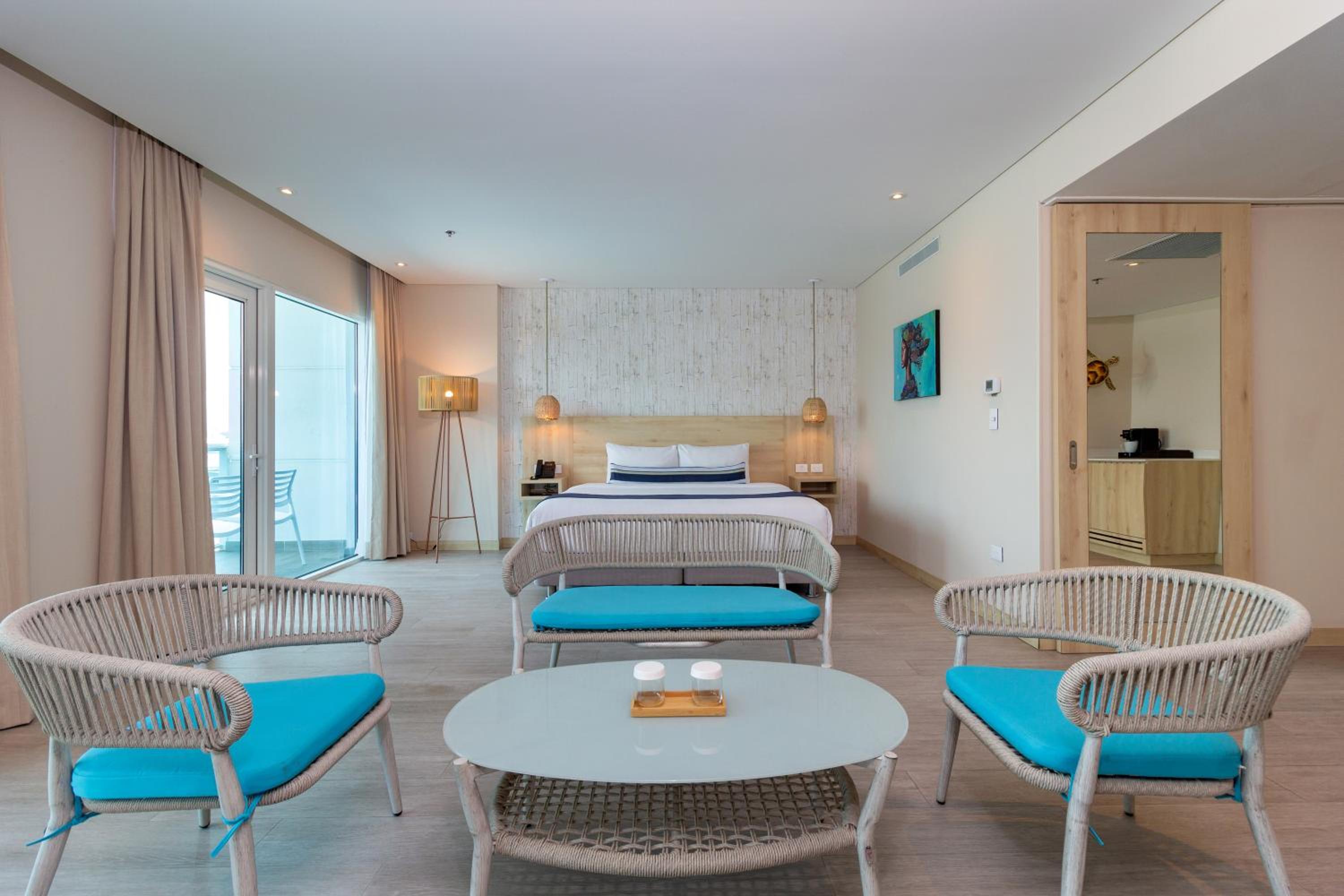 Deluxe Junior Suite - Photo 7