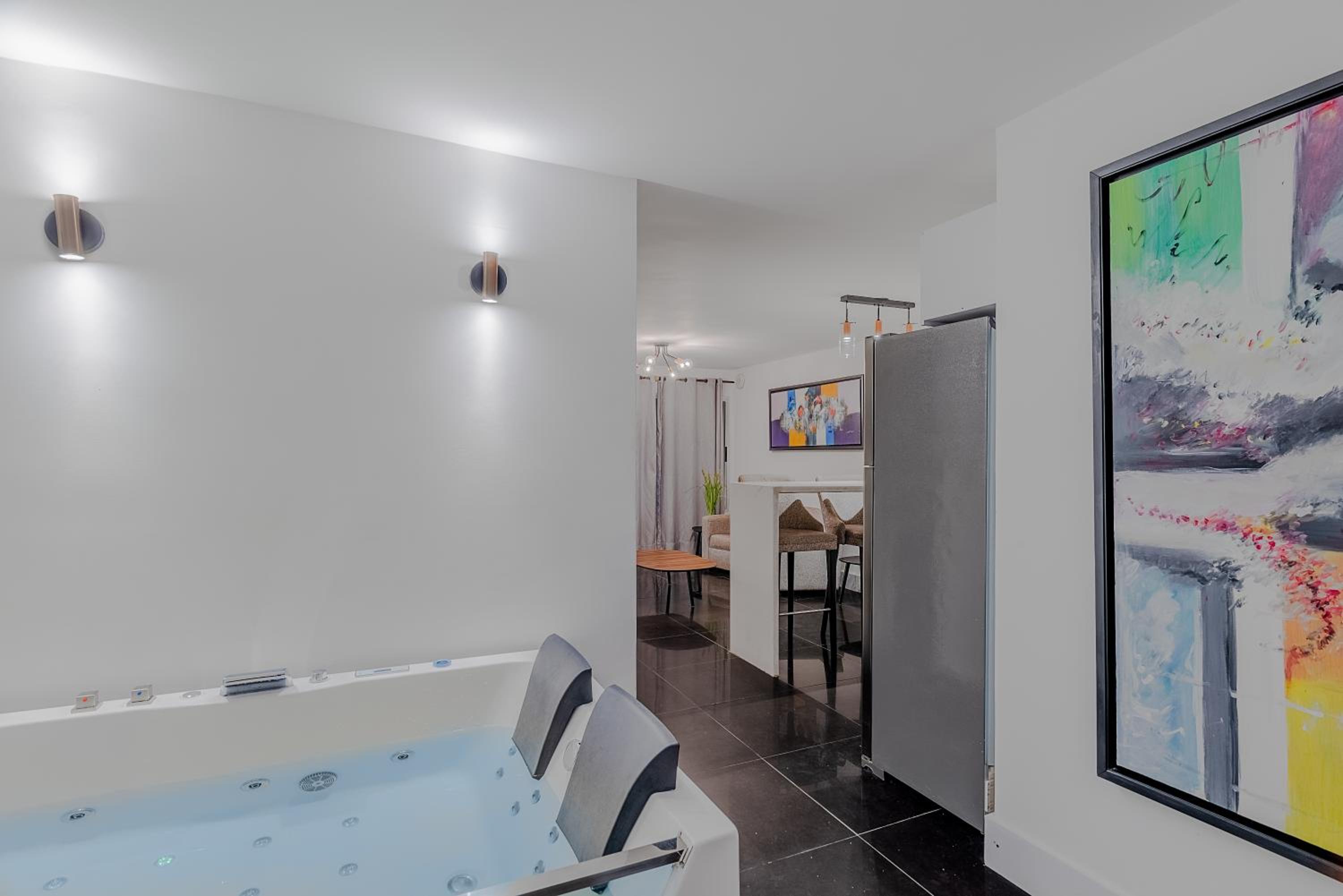 Apartment photo 2