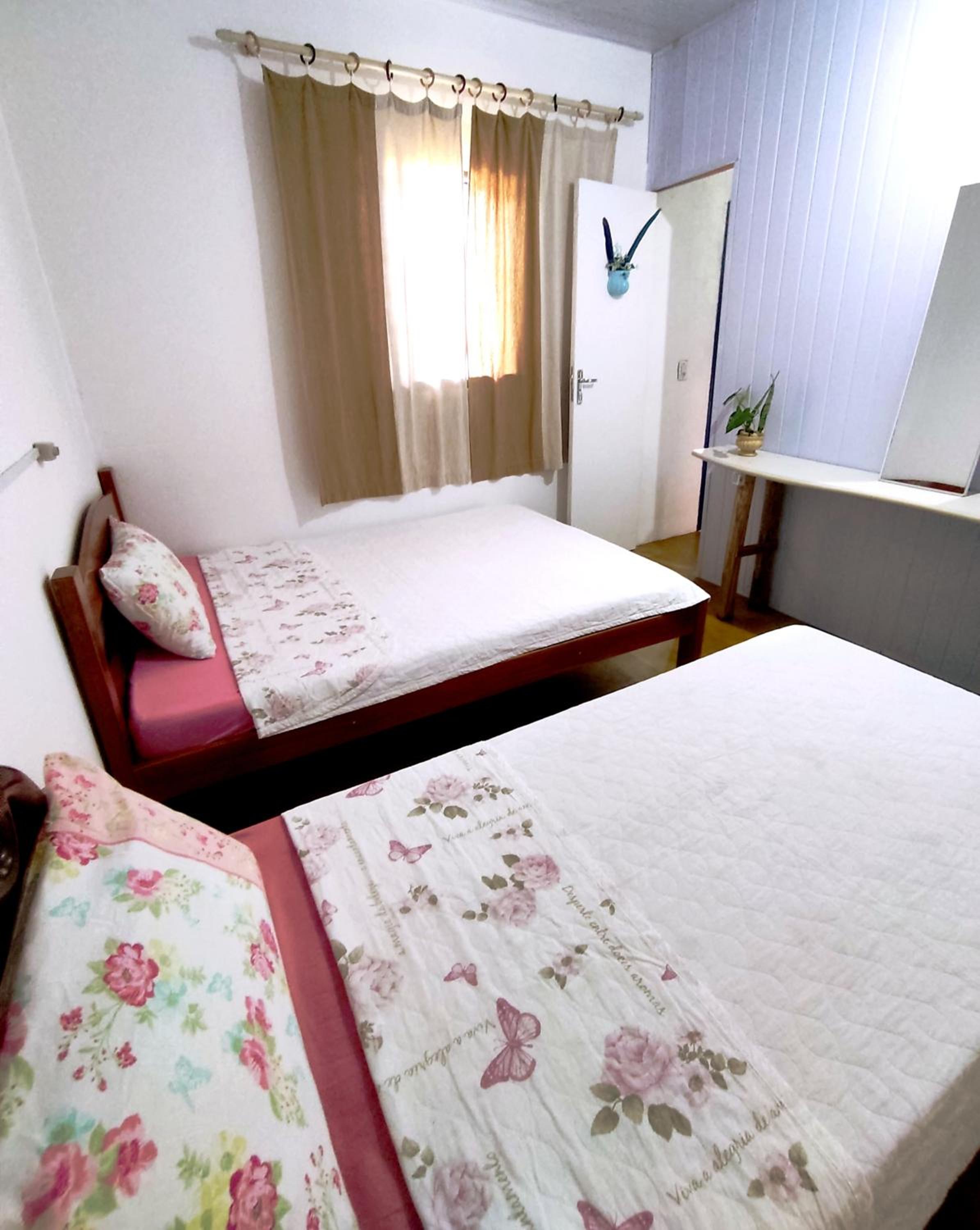 Economy Quadruple Room with Shared Bathroom - Photo 1
