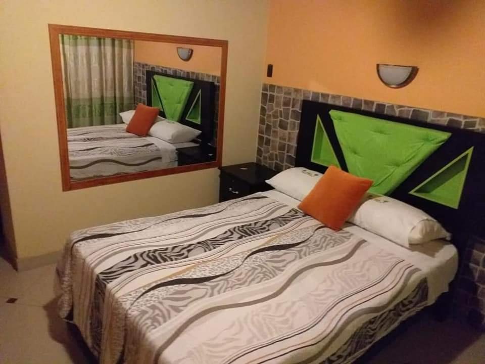 Queen Room photo 3