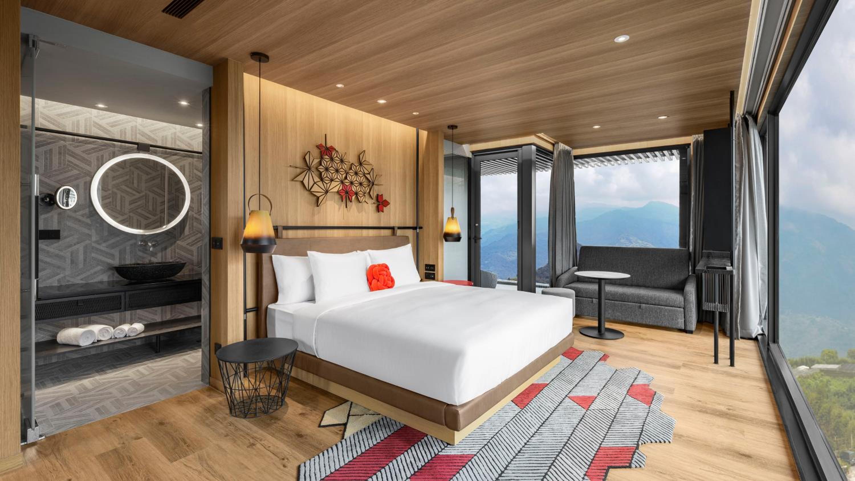 Premium King Room with Sofa Bed - Photo 3