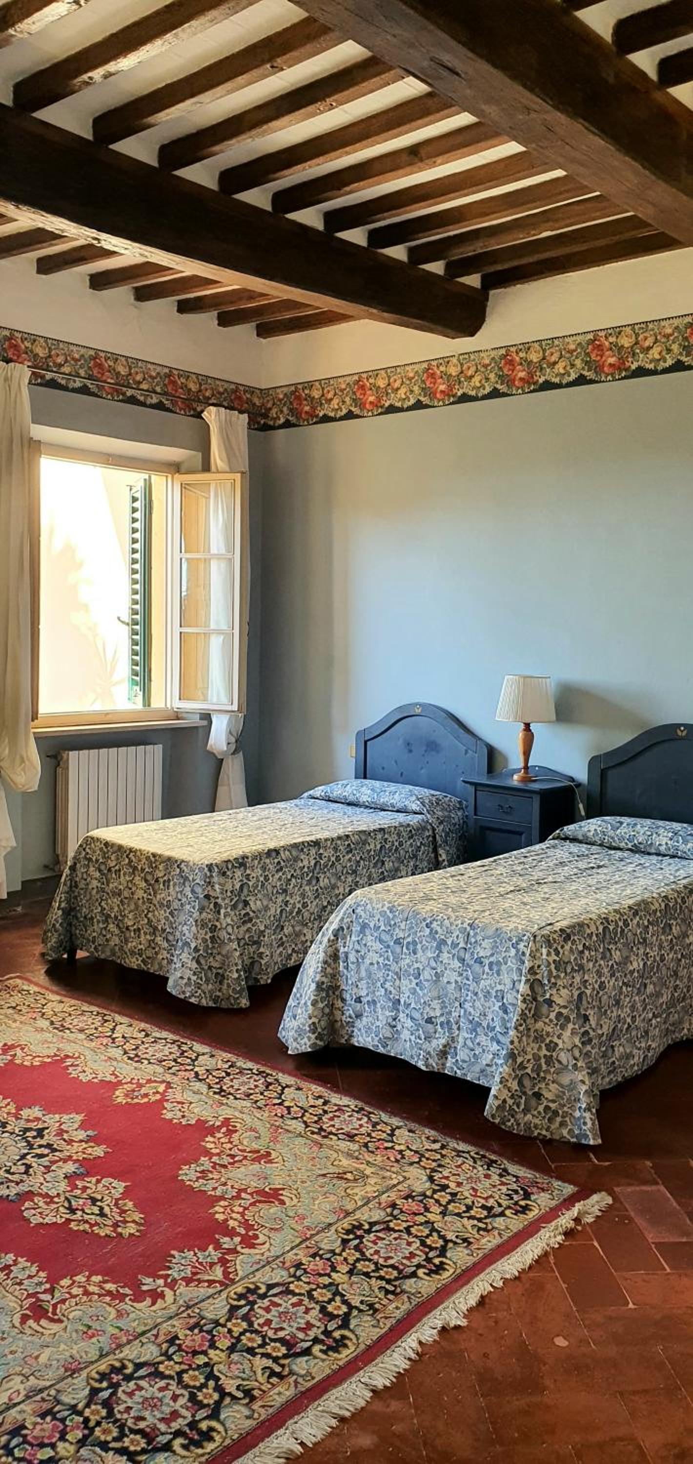 Quadruple Room with Shared Bathroom photo 2