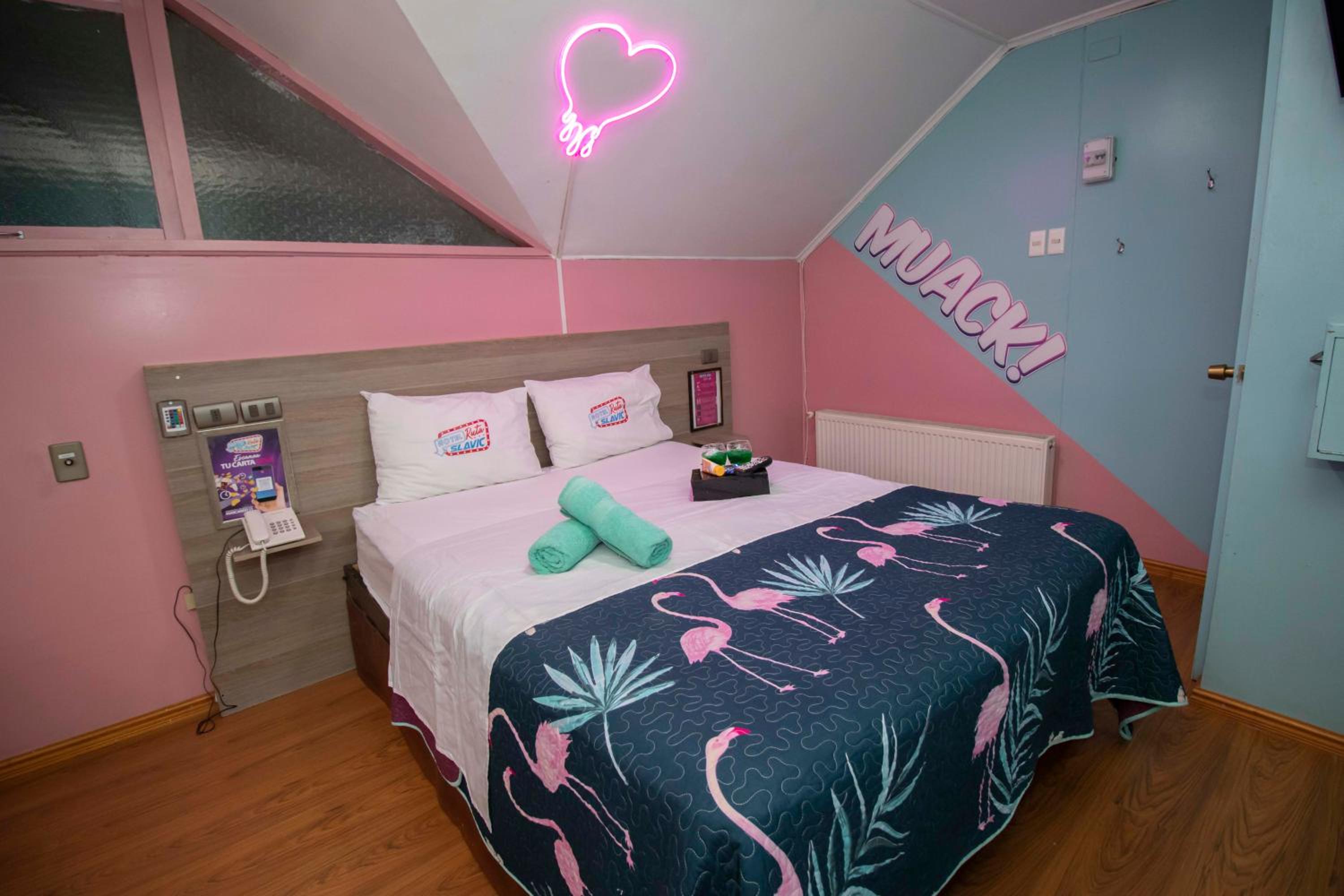 Double or Twin Room with Private Bathroom photo 3
