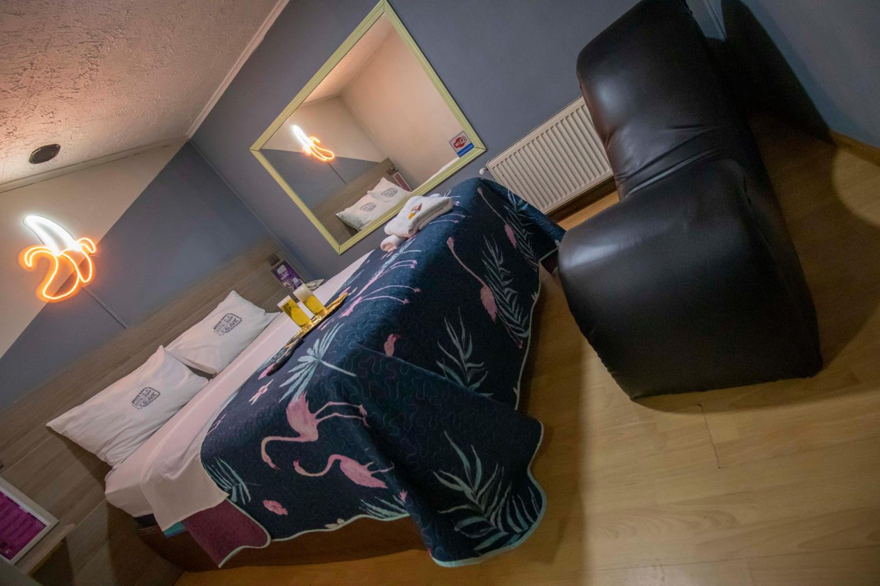 Double or Twin Room with Shower photo 2