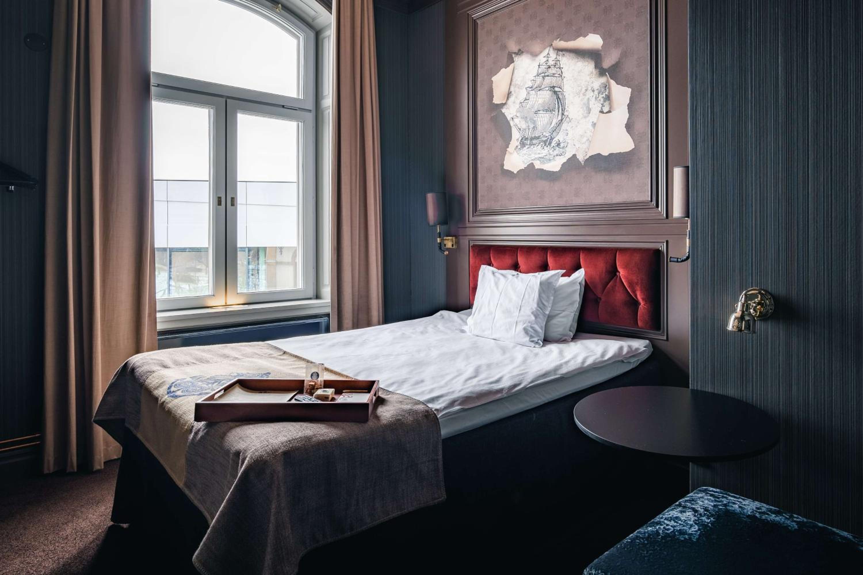 Superior Queen Room - Non-Smoking - Photo 3