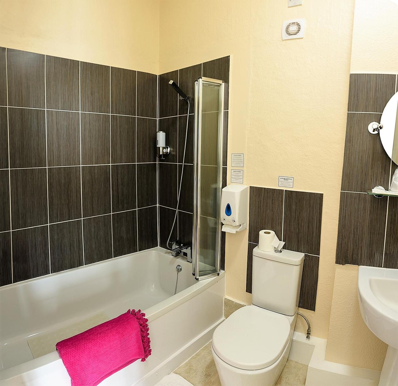 Triple Room with Side Sea View photo 3