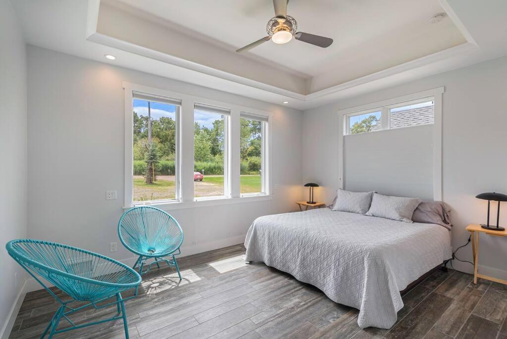 Four-Bedroom House photo 2