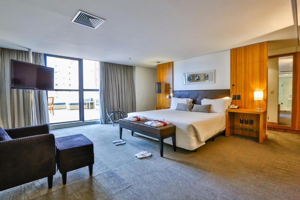 Deluxe Suite with Spa Bath
