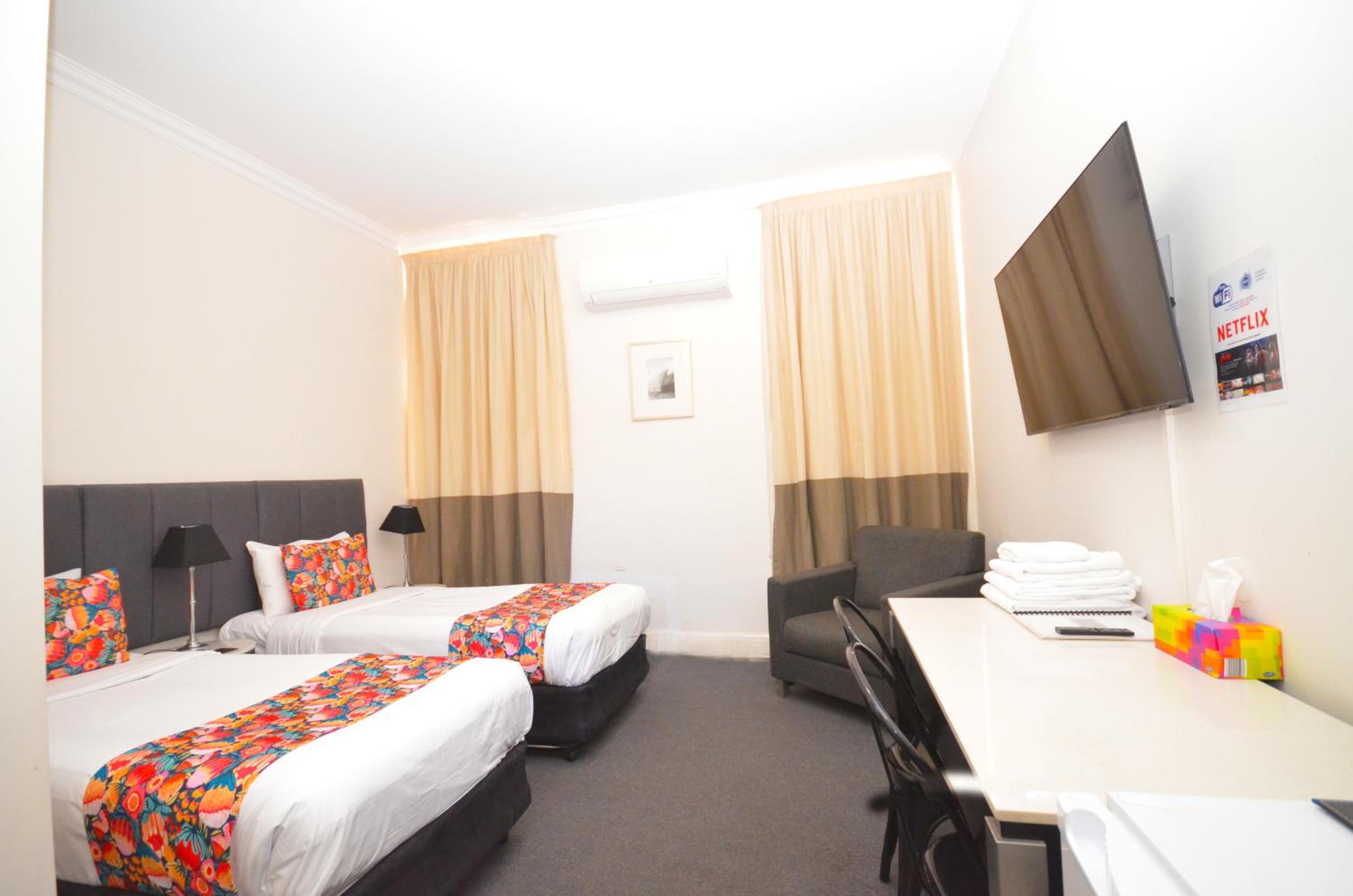 Twin Room with En Suite photo 1