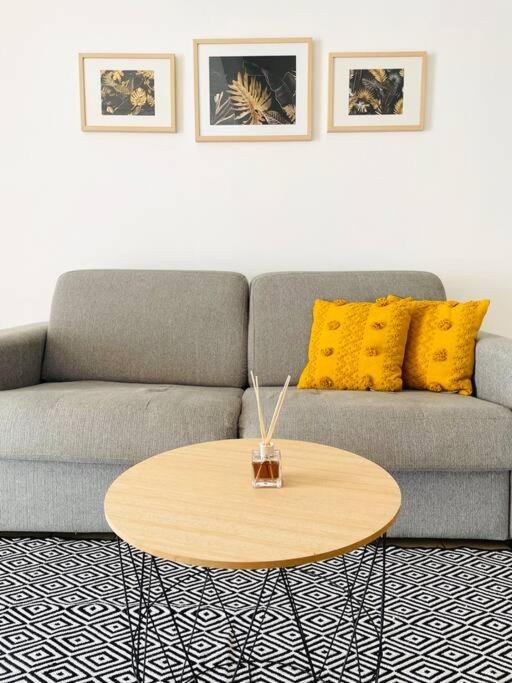 One-Bedroom Apartment photo 2