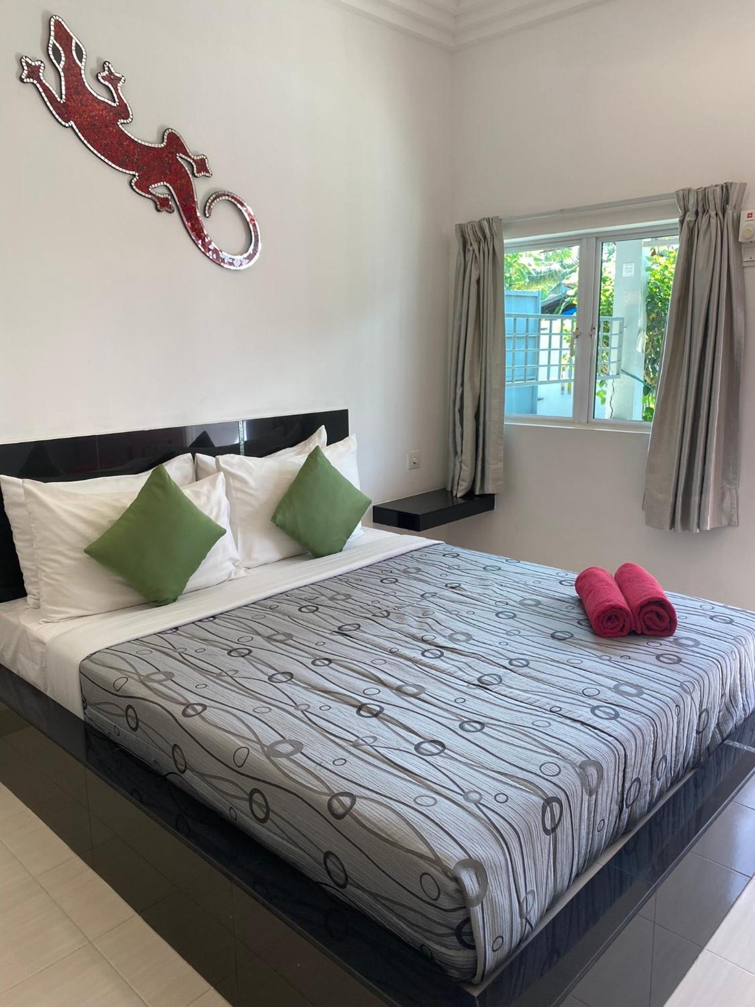 Budget Double Room photo 3