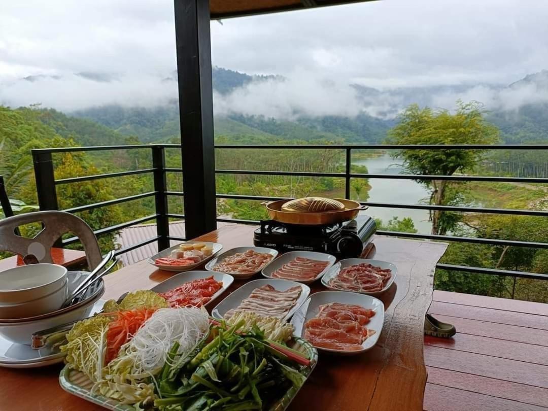 Quadruple Room with Mountain View - Photo 10
