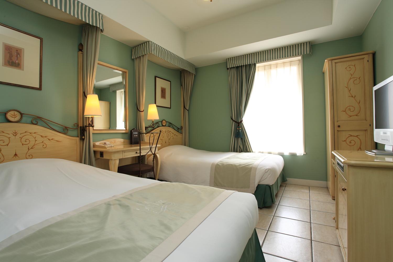 Twin Room - Non-Smoking photo 2