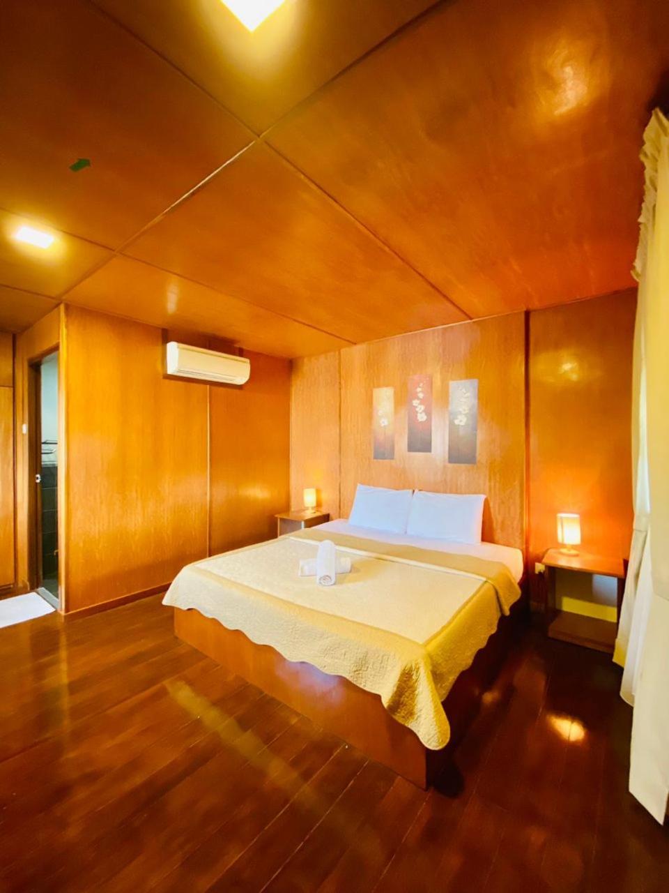 Chalet (2 Adults) - Photo 2