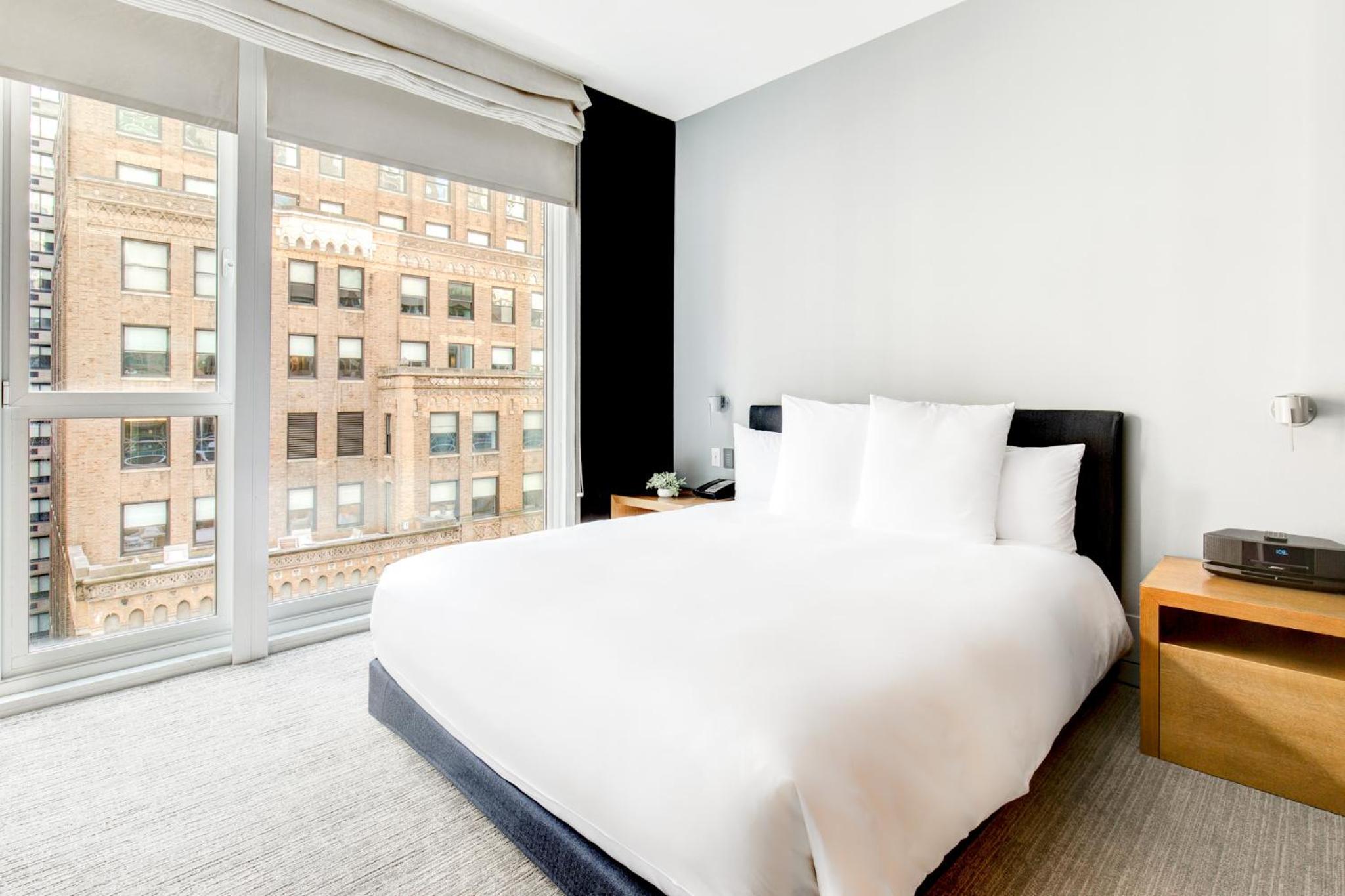 One-Bedroom Suite with Balcony