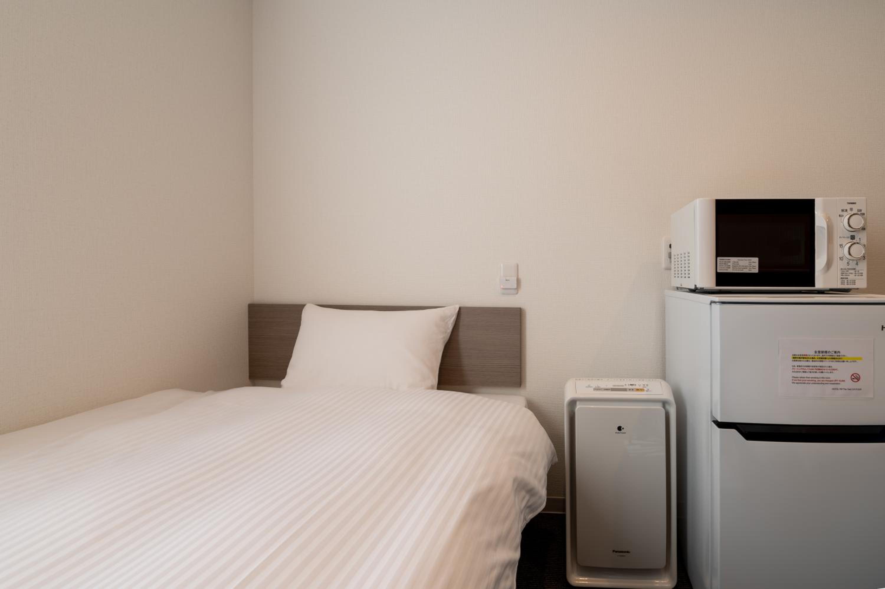 Standard Twin Room - Photo 2