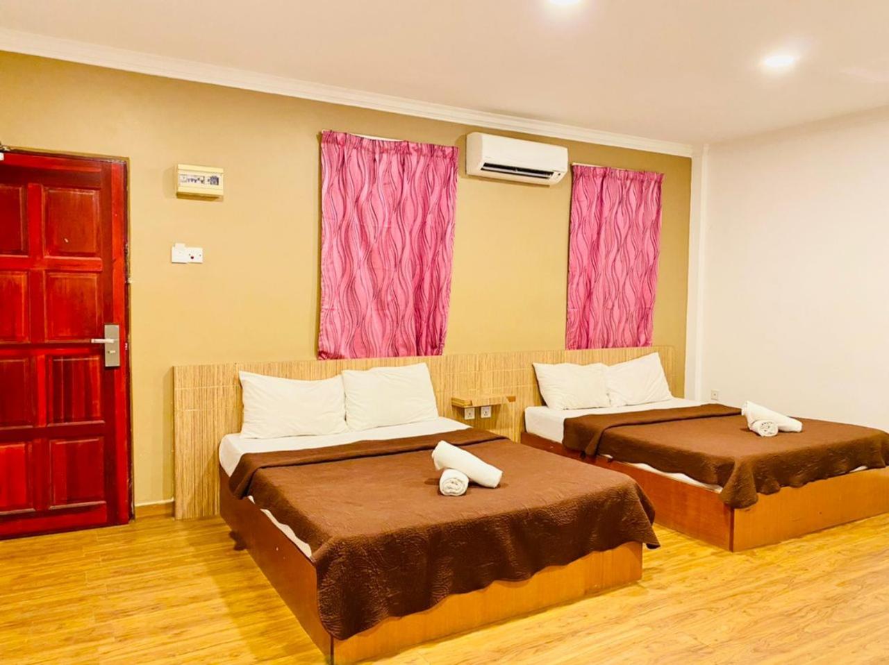 Deluxe Quadruple Room - Photo 1