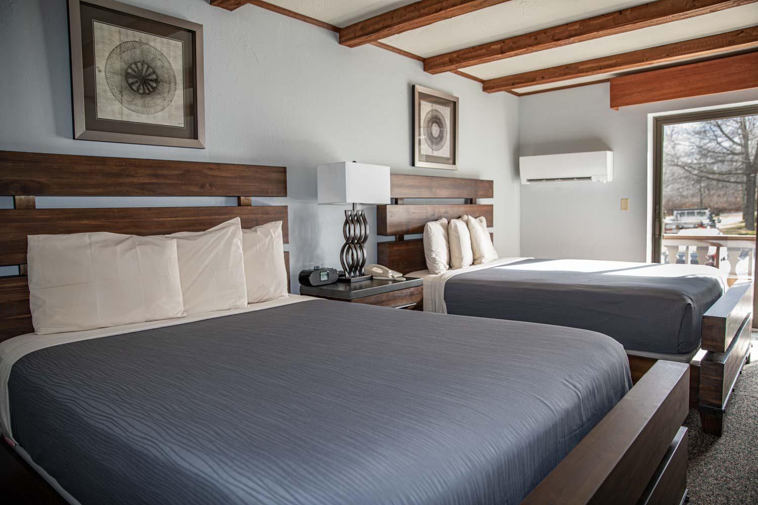 Deluxe Queen Room with Two Queen Beds photo 2