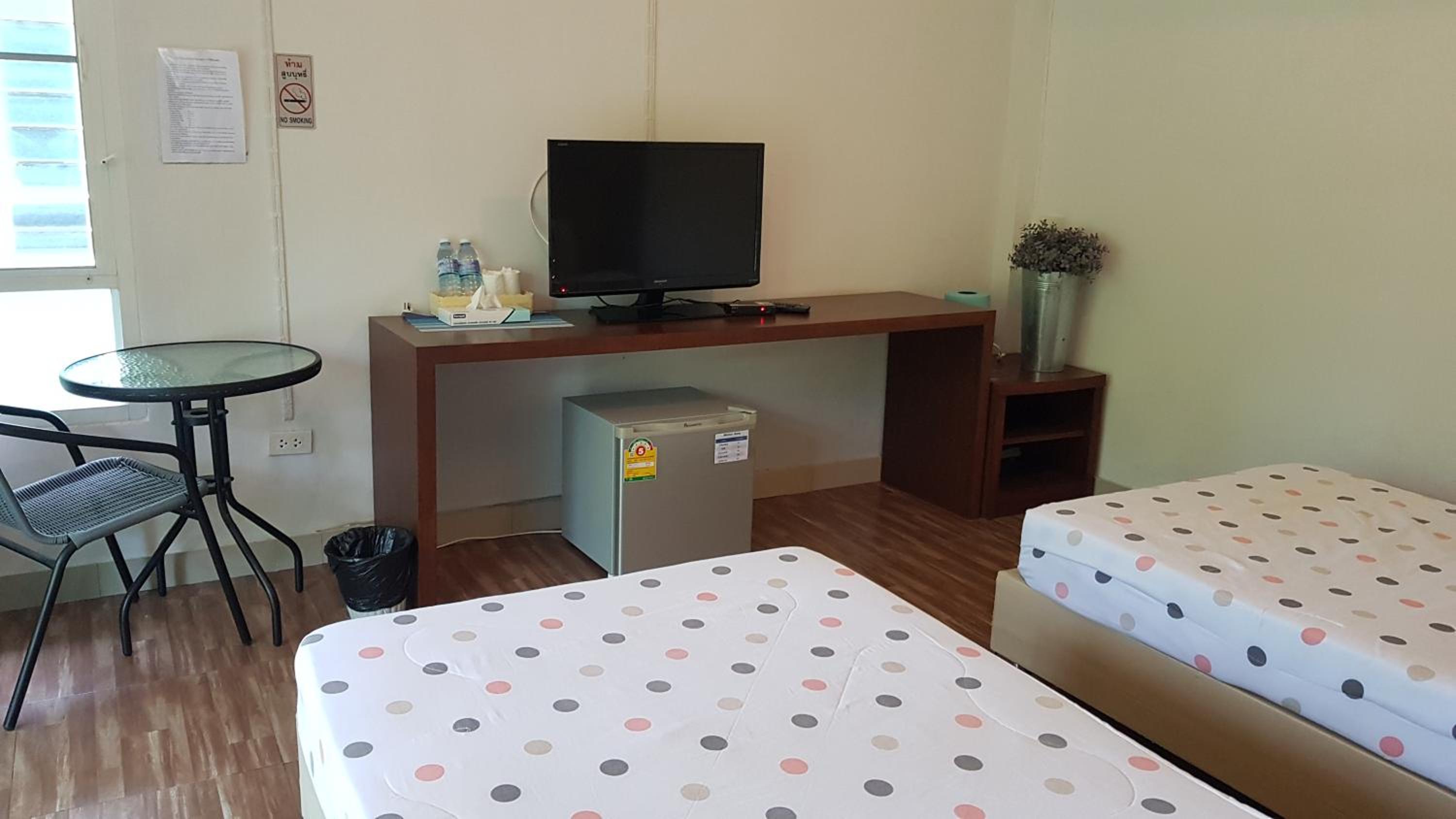 Standard Twin Room - Photo 2