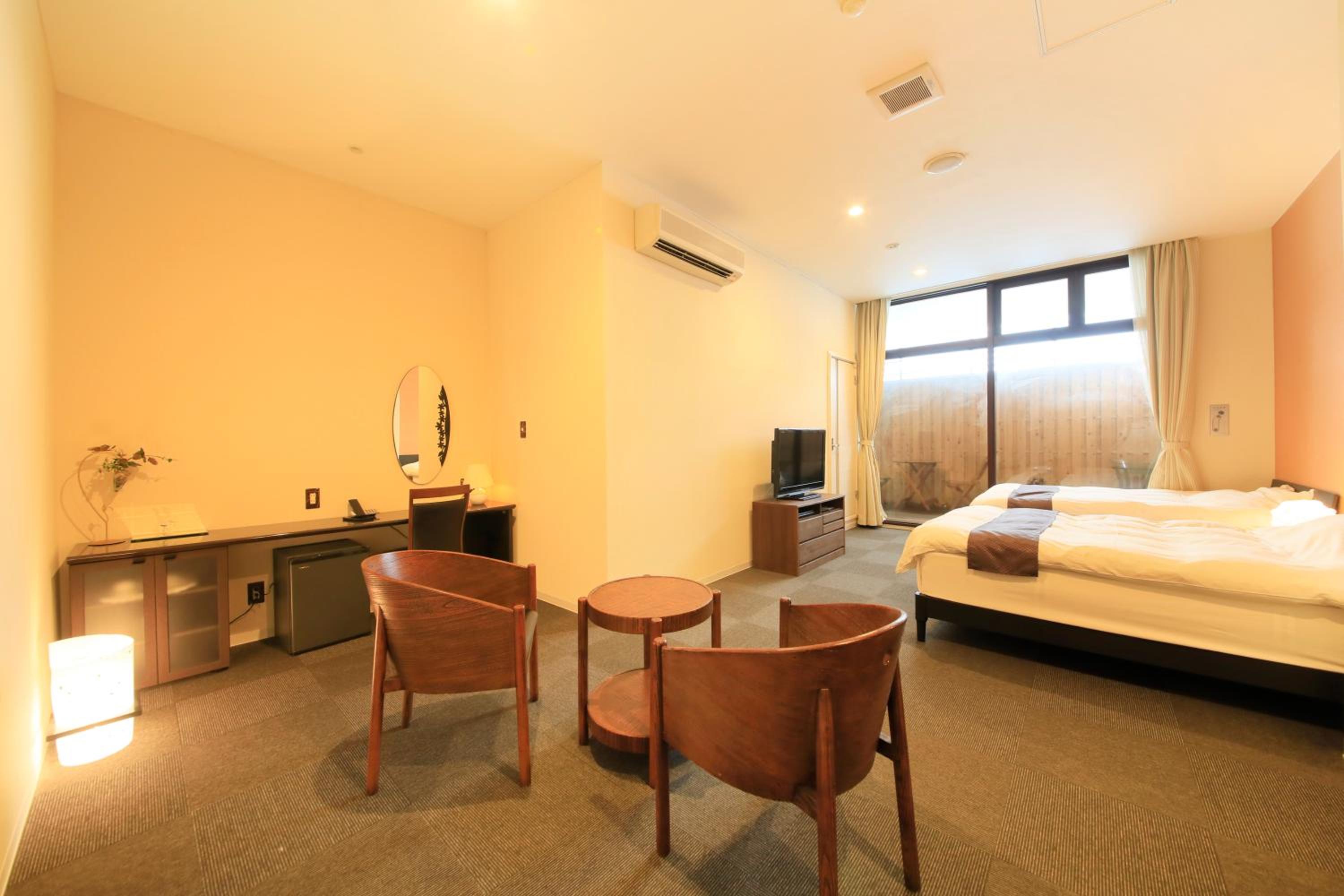 Deluxe Twin Room with Open-Air Bath - Photo 4