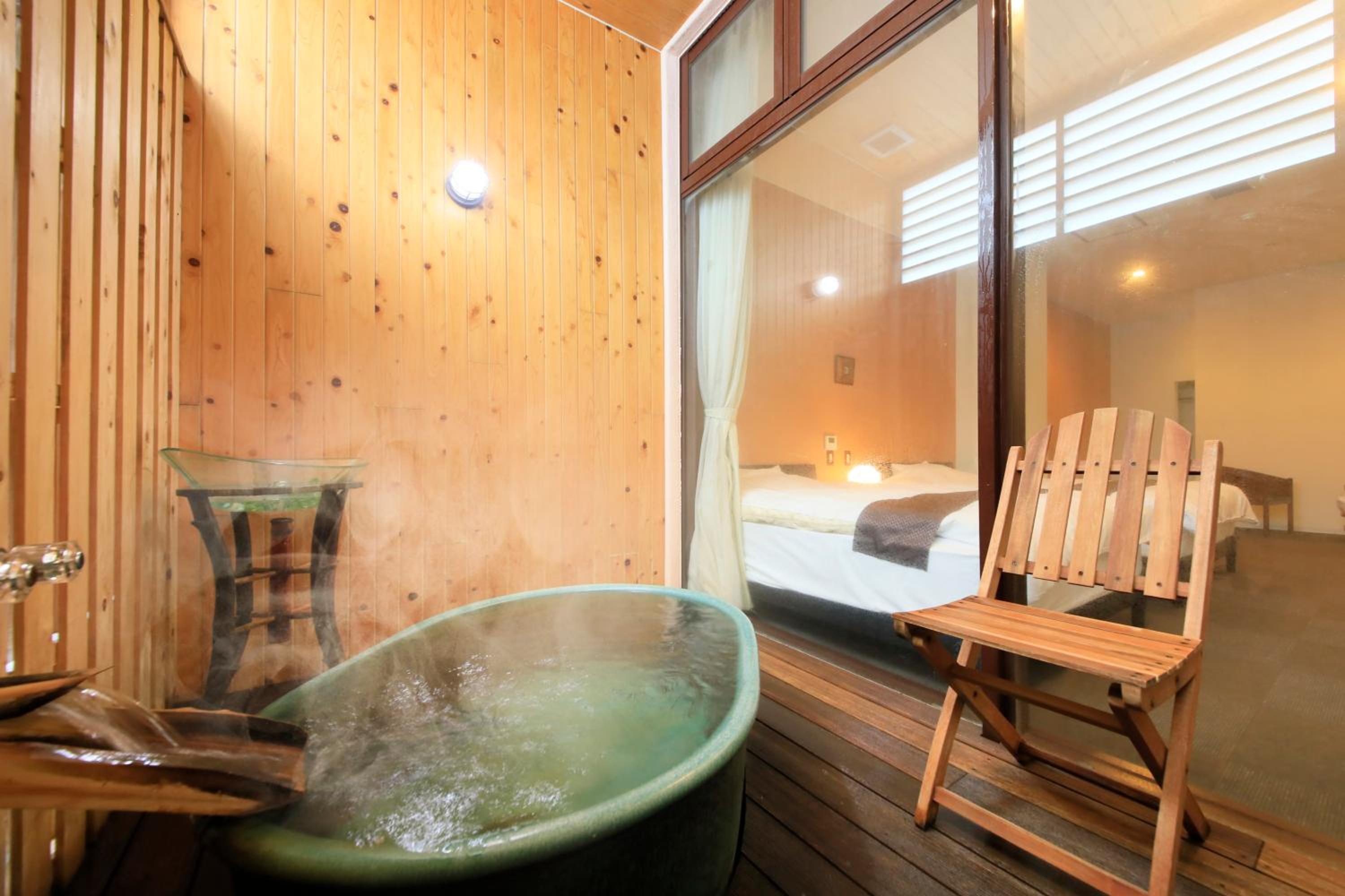 Deluxe Twin Room with Open-Air Bath - Photo 7