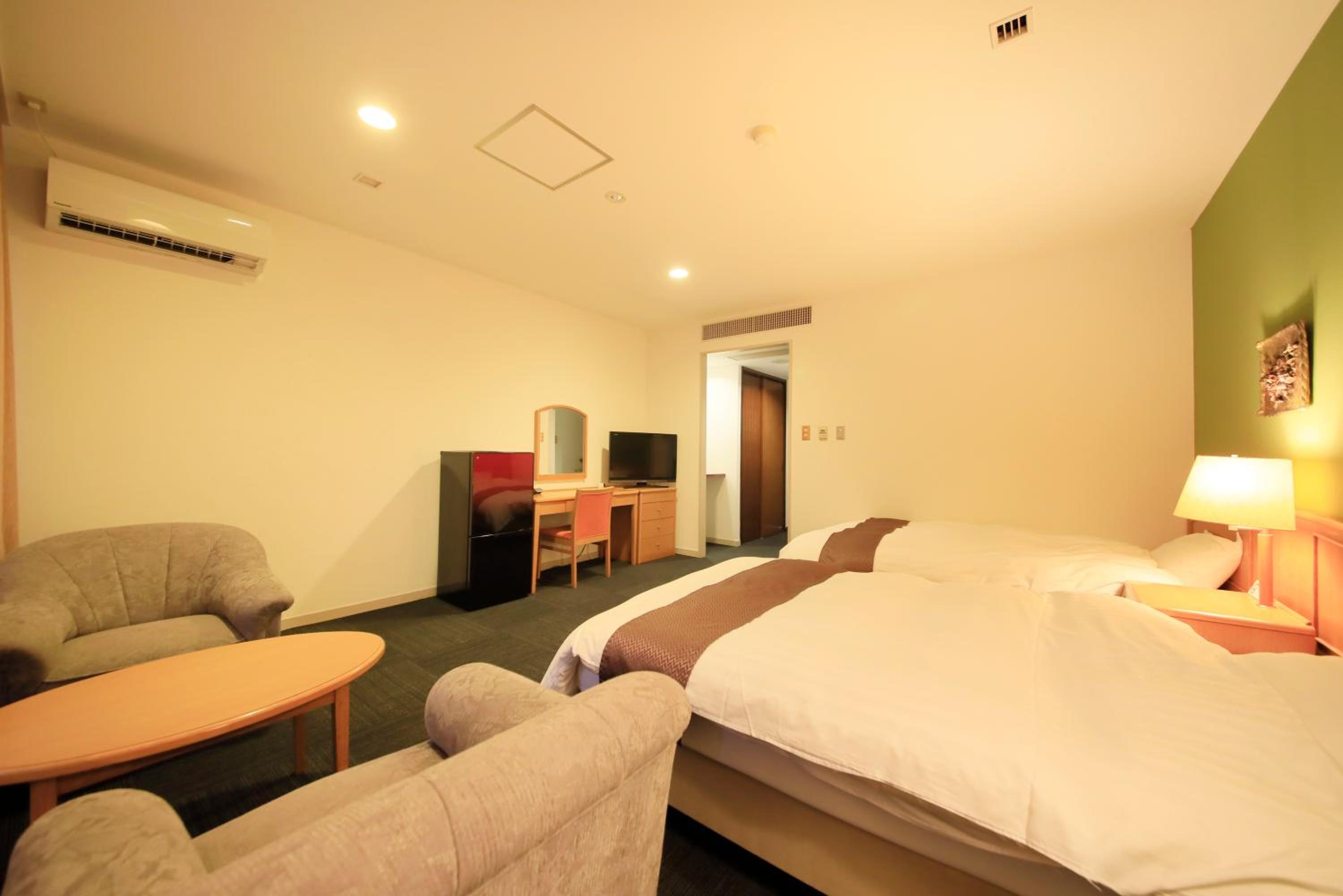 Twin Room - Photo 3