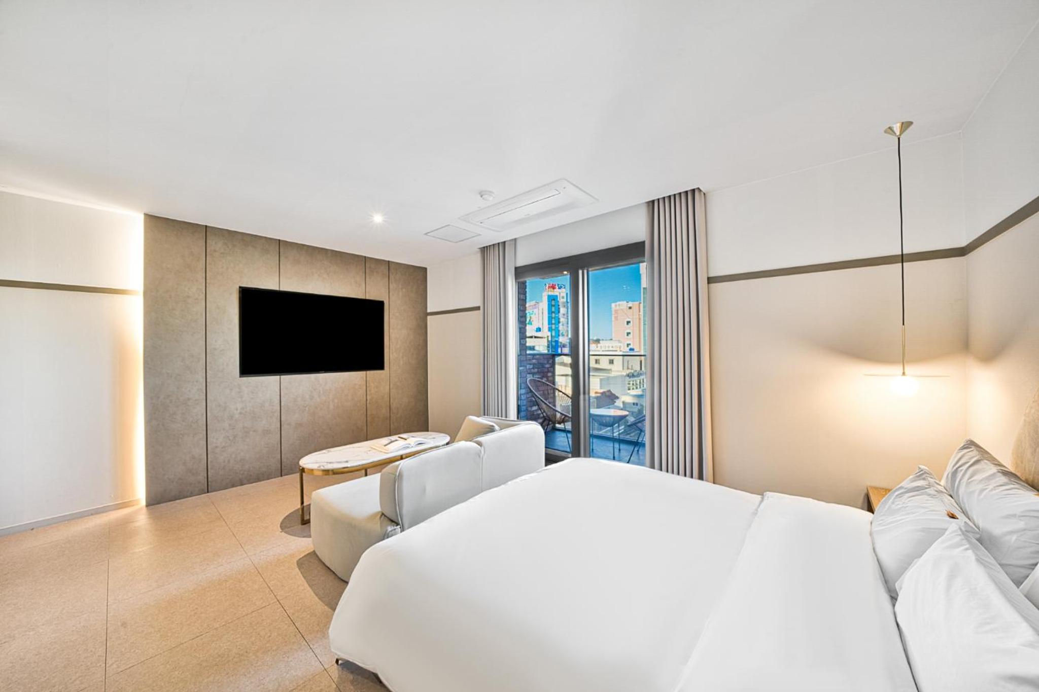 Double Room with Terrace and Sea View - Photo 6