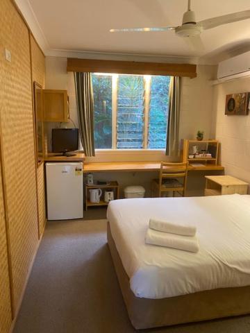 Standard Double Room with Courtyard - Photo 5