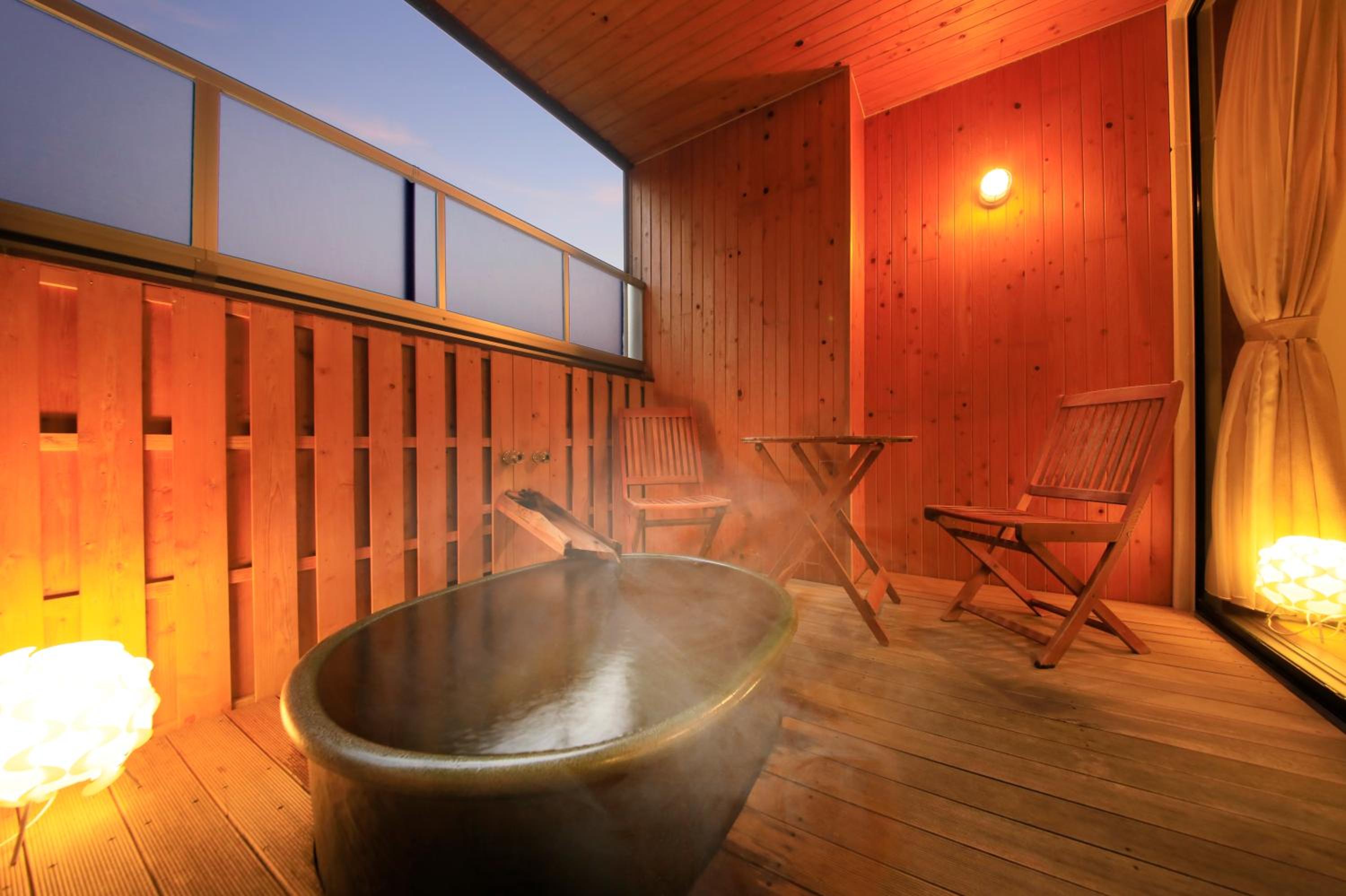 Deluxe Twin Room with Open-Air Bath - Photo 2