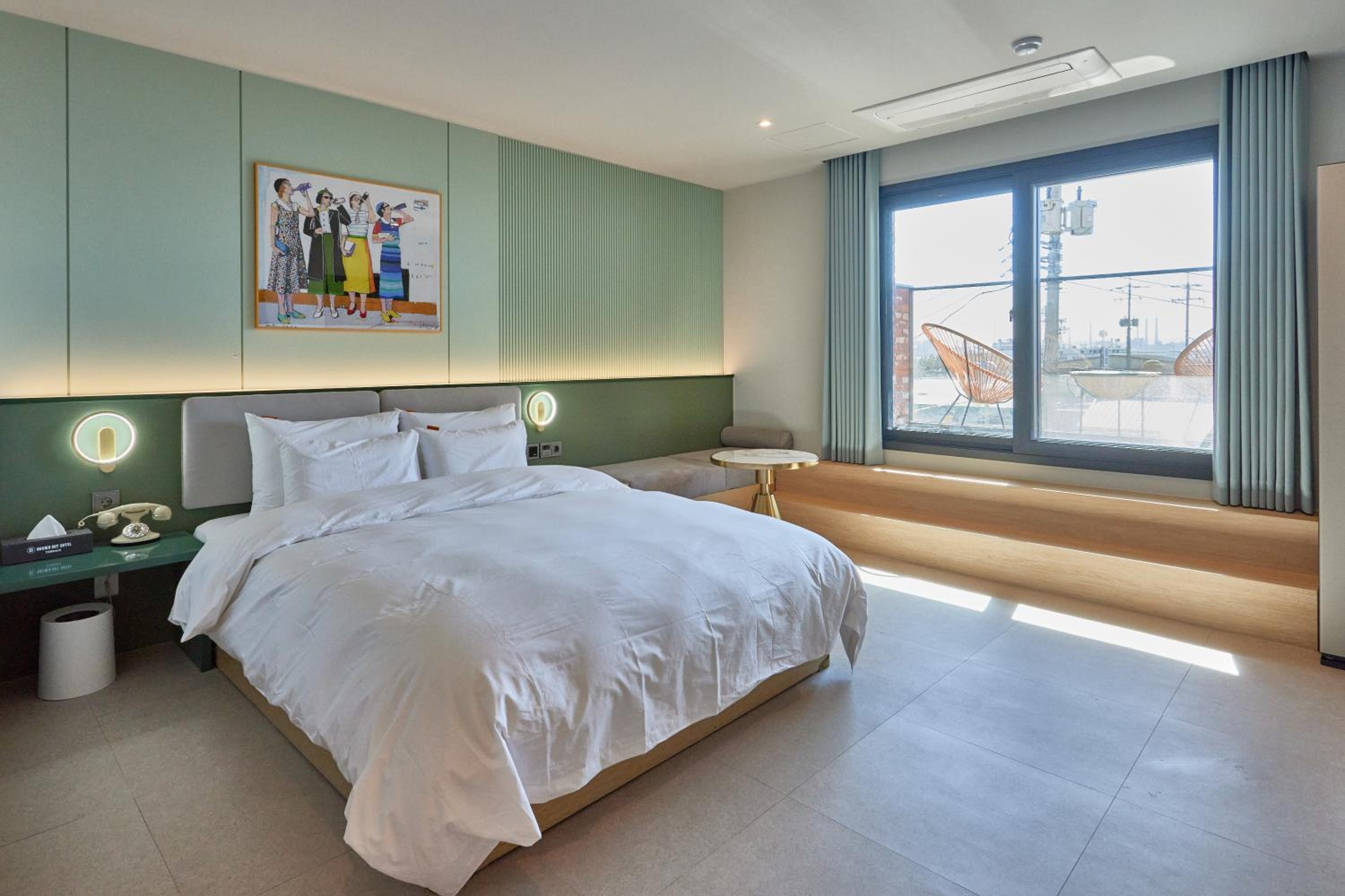 Deluxe Double Room with Karaoke,Terrace and Sea View - Photo 9