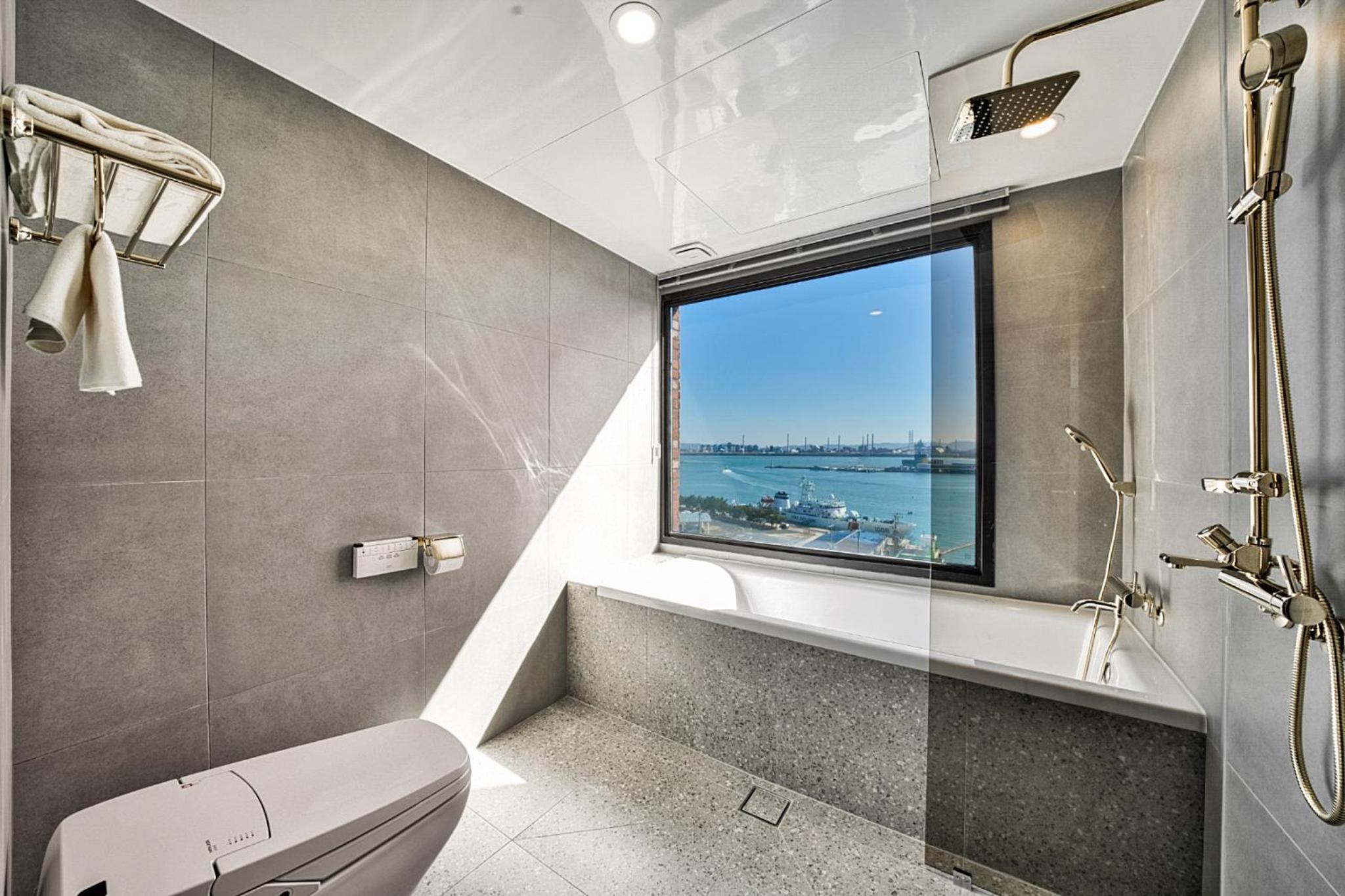 Family Suite with Rooftop terrace - Photo 18