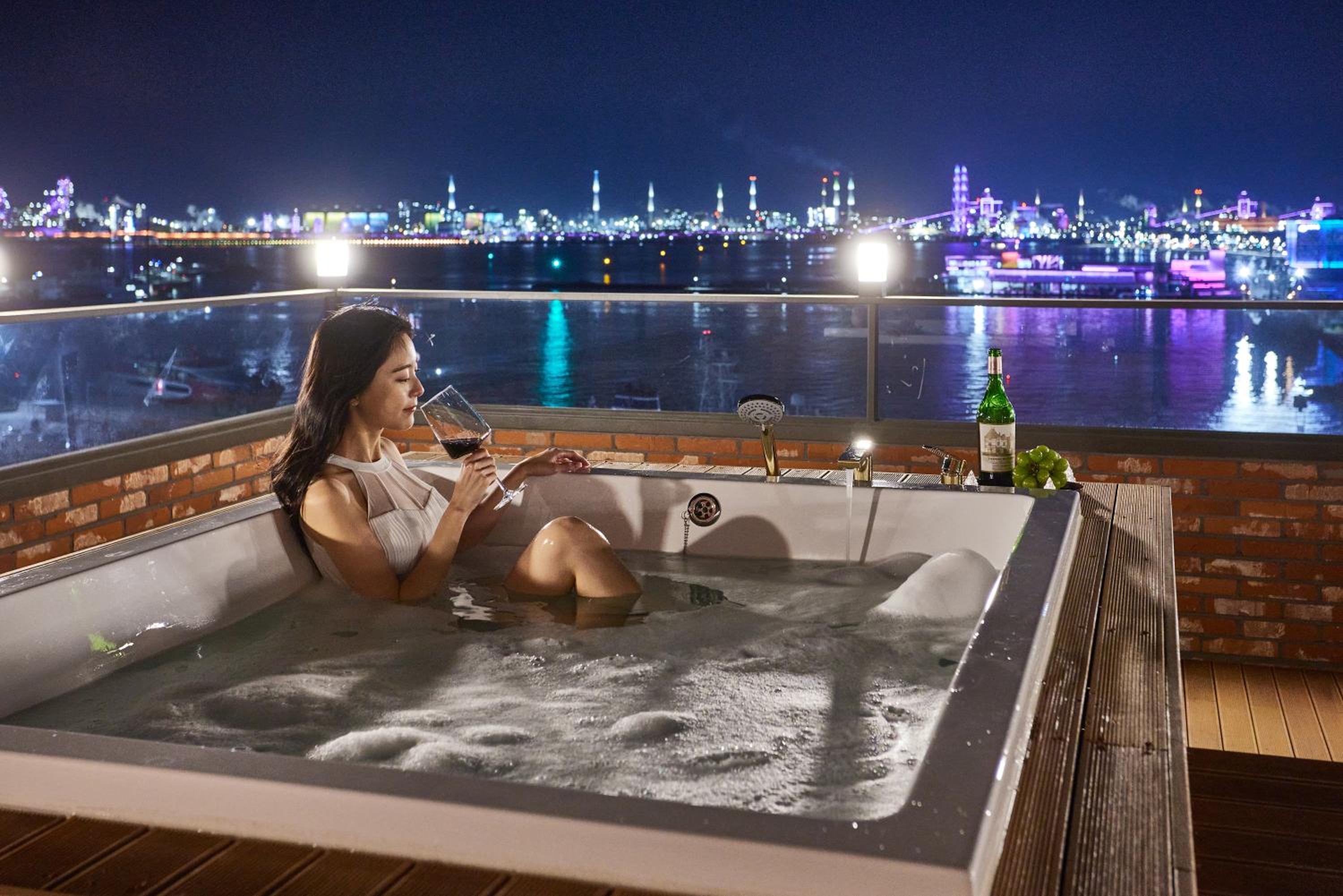 Family Suite with Rooftop terrace - Photo 10