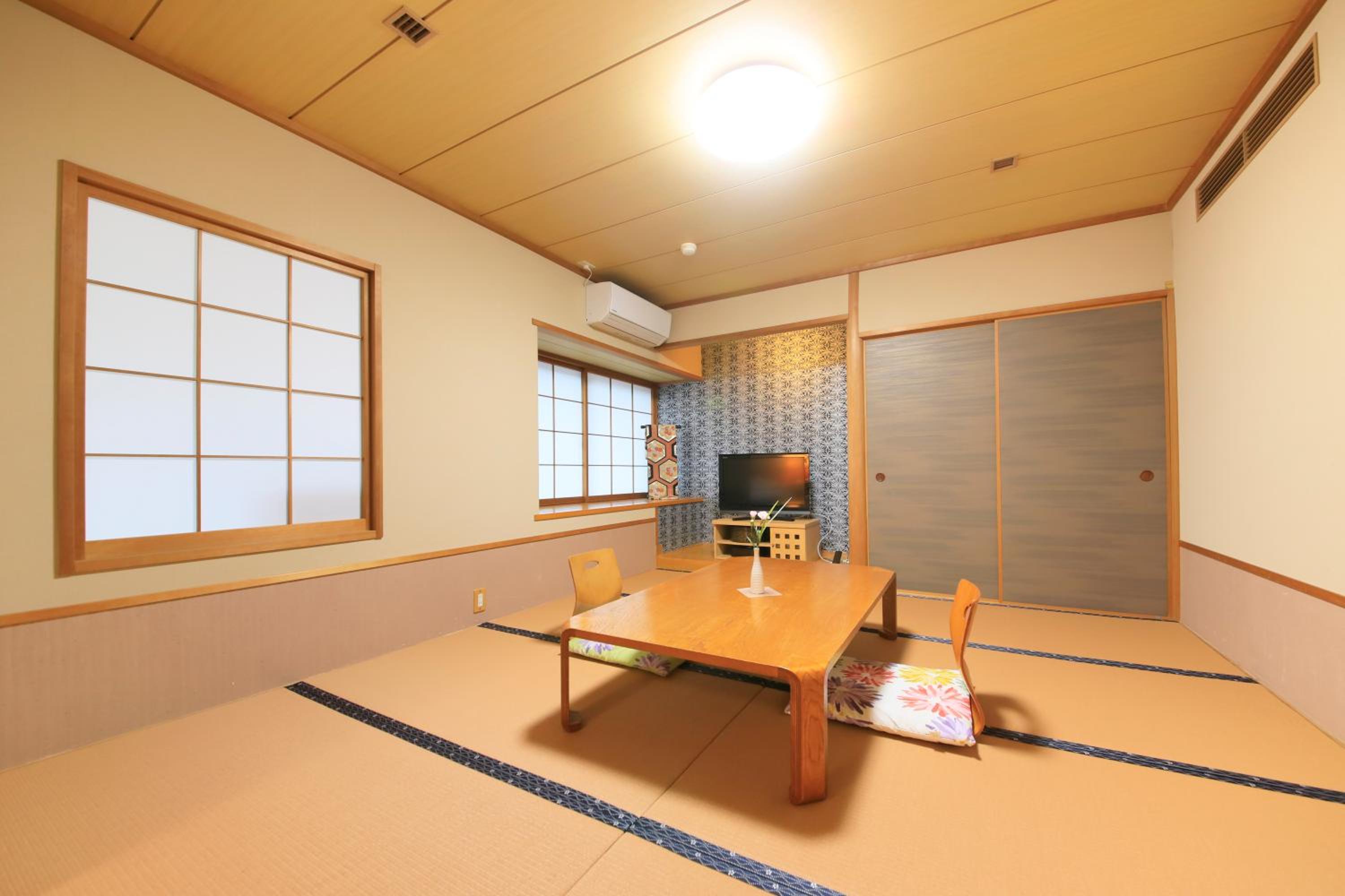Twin Room - Disability Access - Photo 3