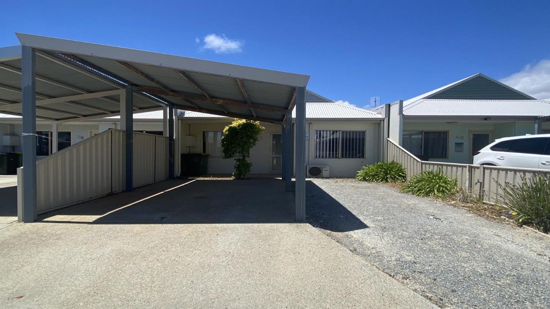 Three-Bedroom House photo 2