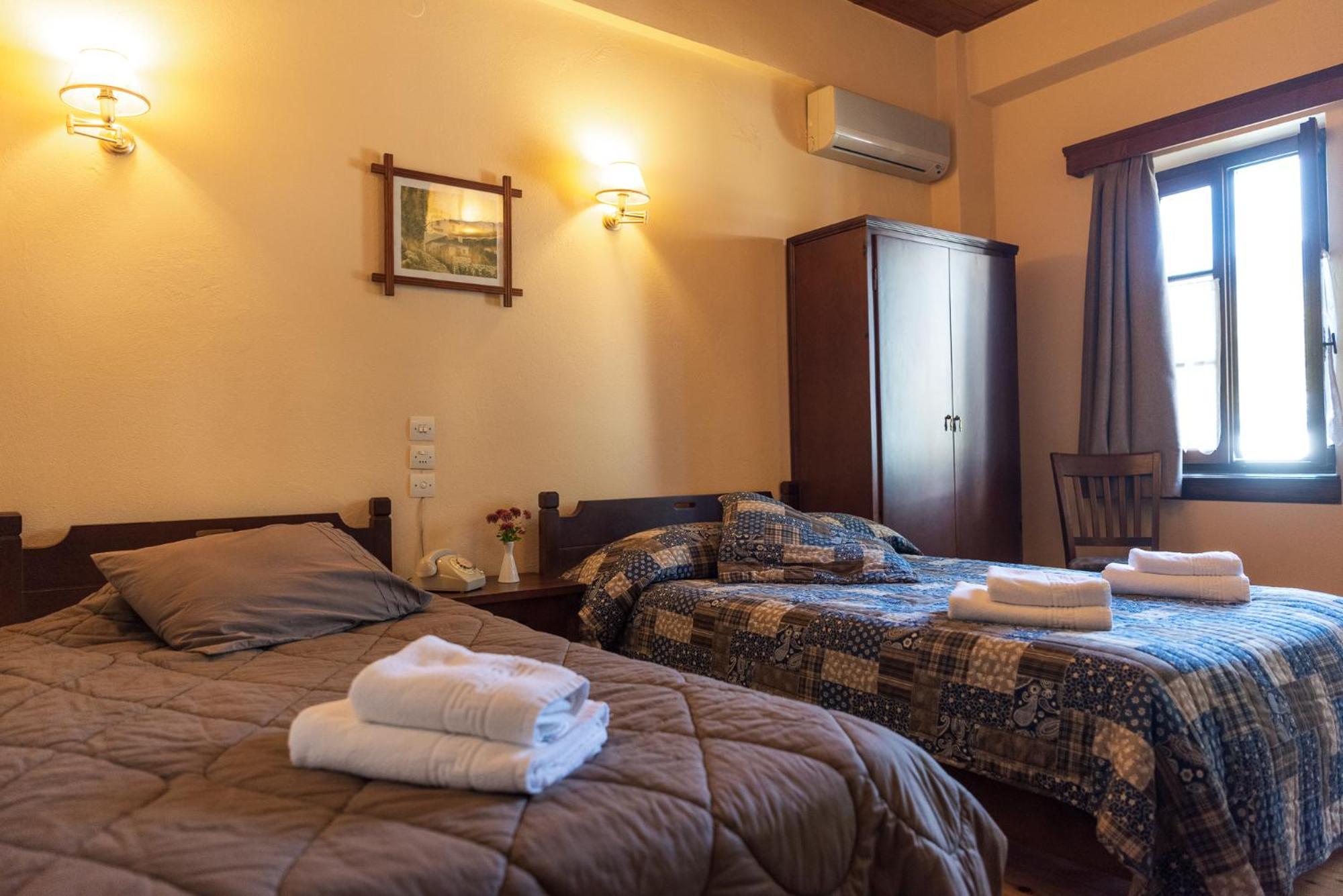 Basic Triple Room photo 1