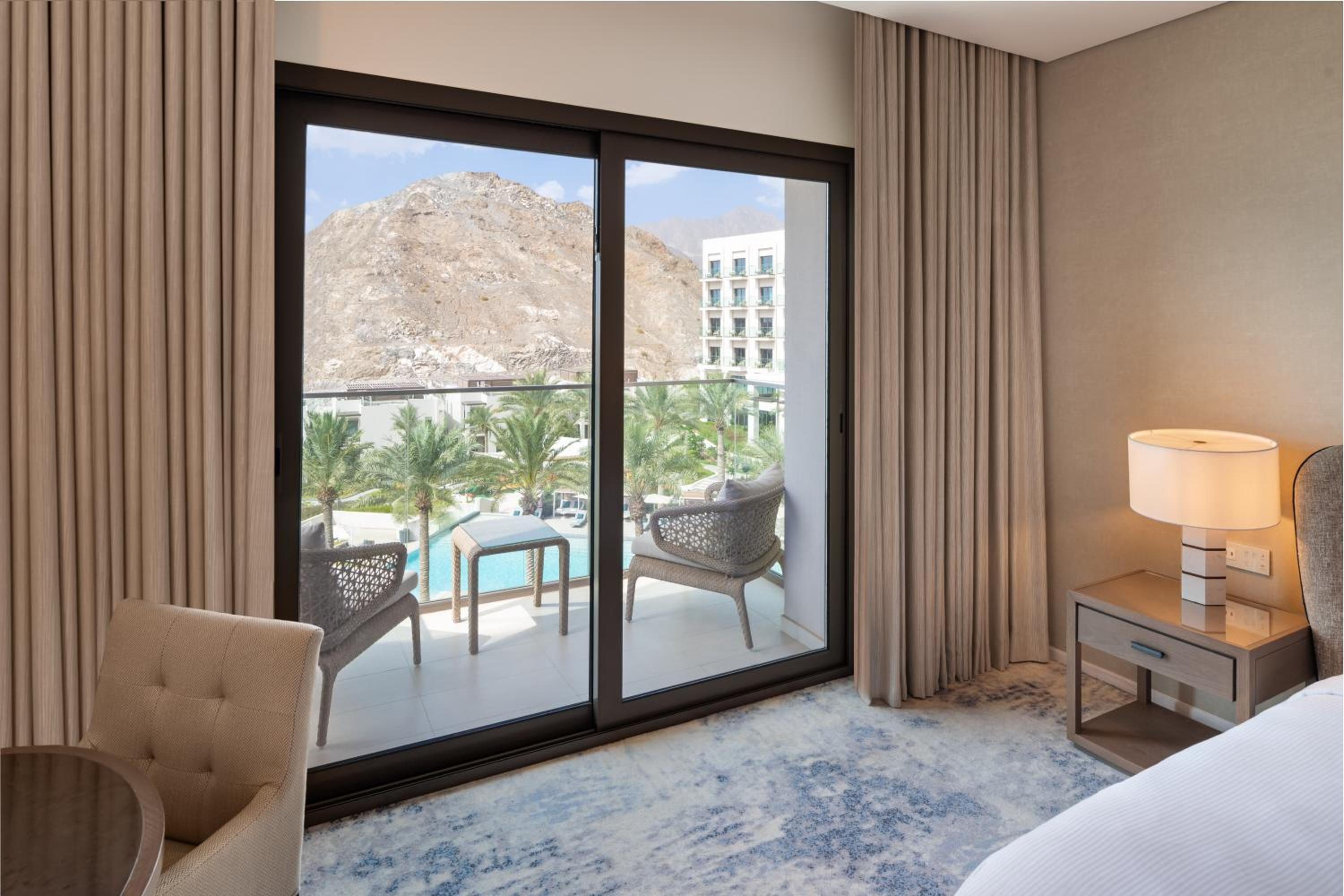 Deluxe Room Pool View King