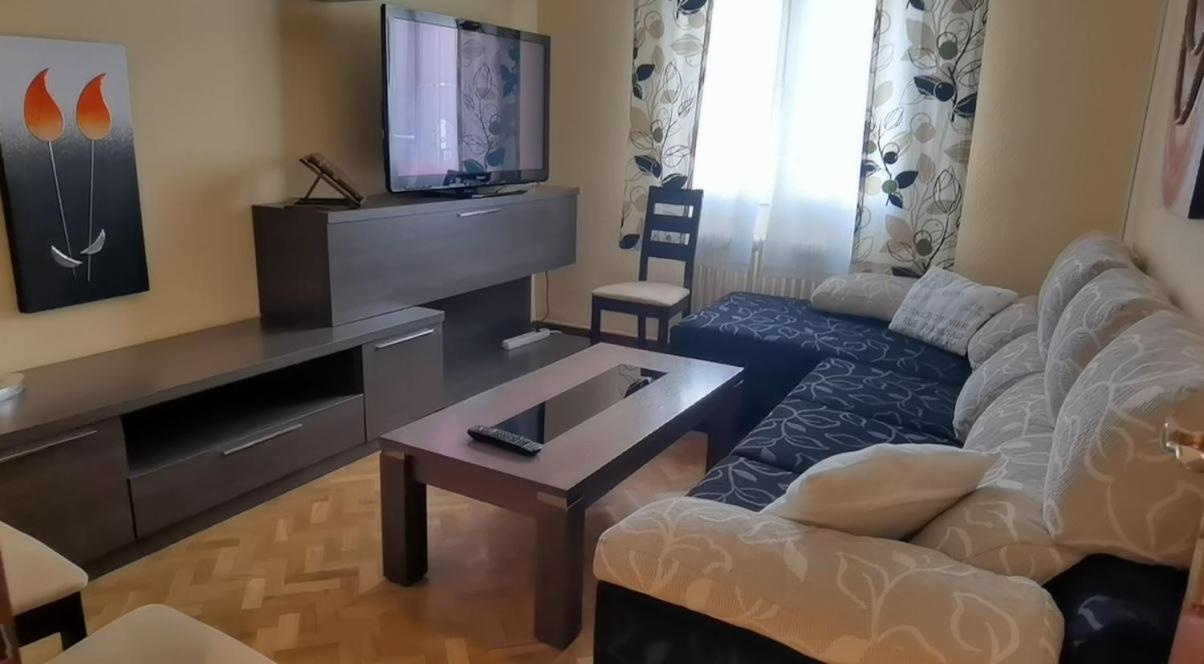 Apartment with Terrace - Photo 1