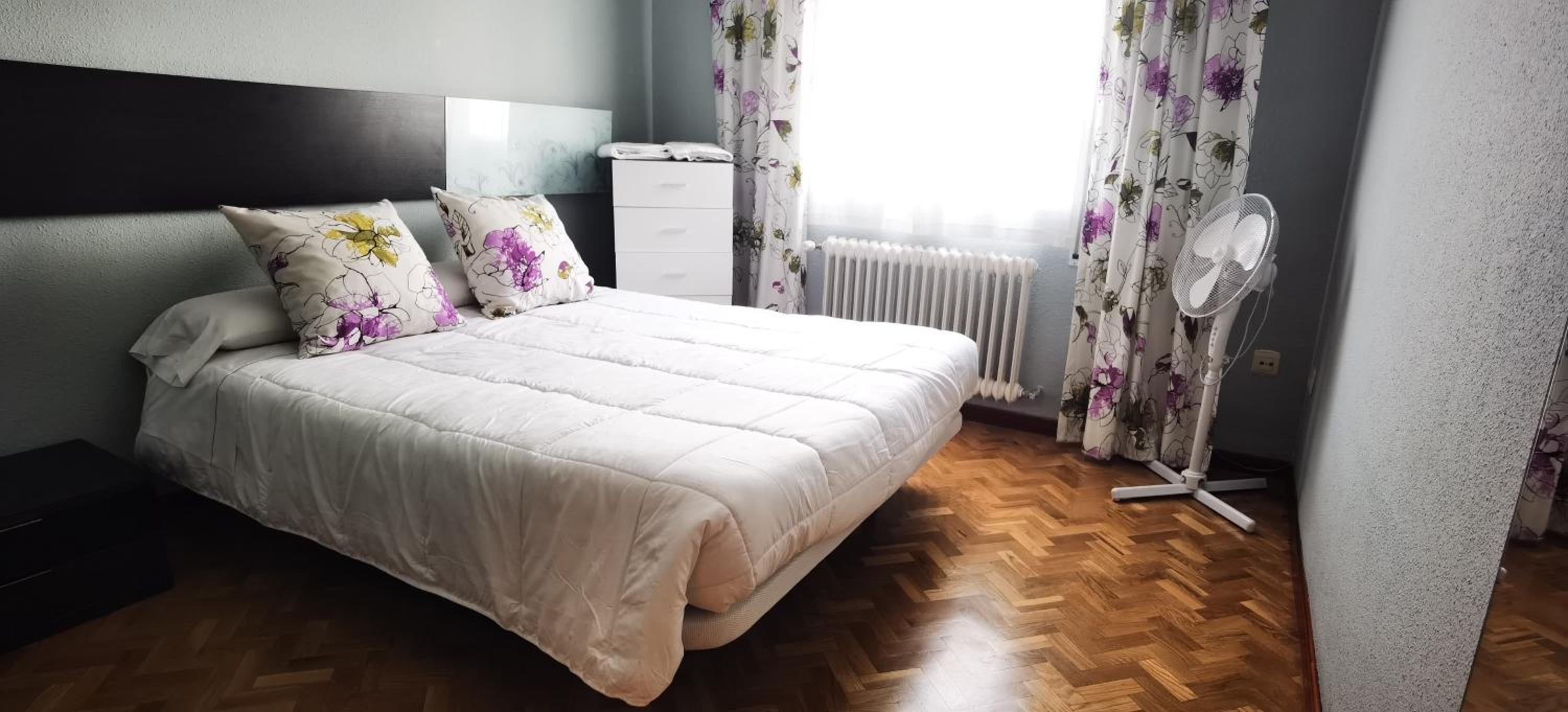 Apartment with Terrace - Photo 9