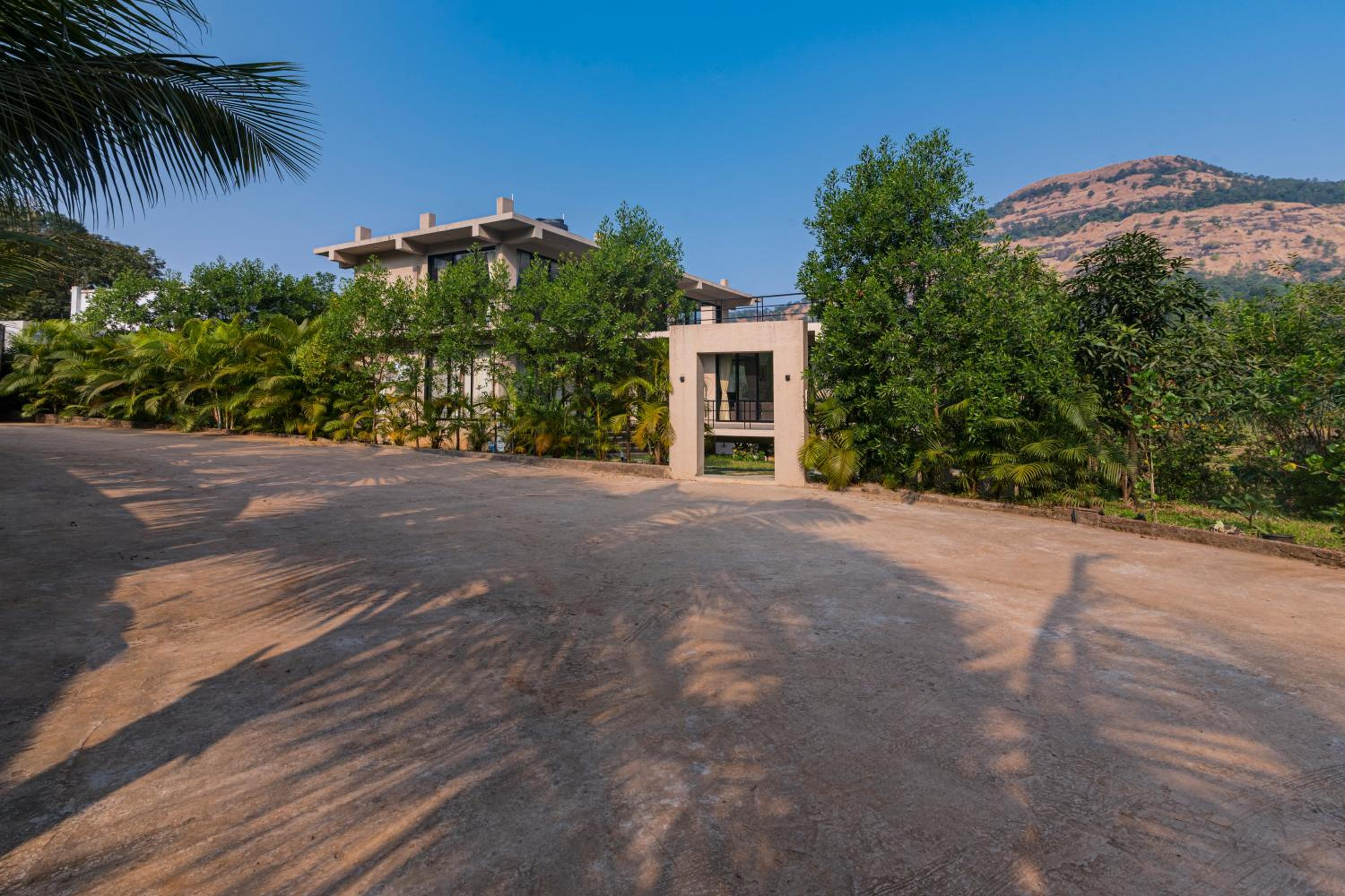 Villa - Photo 2