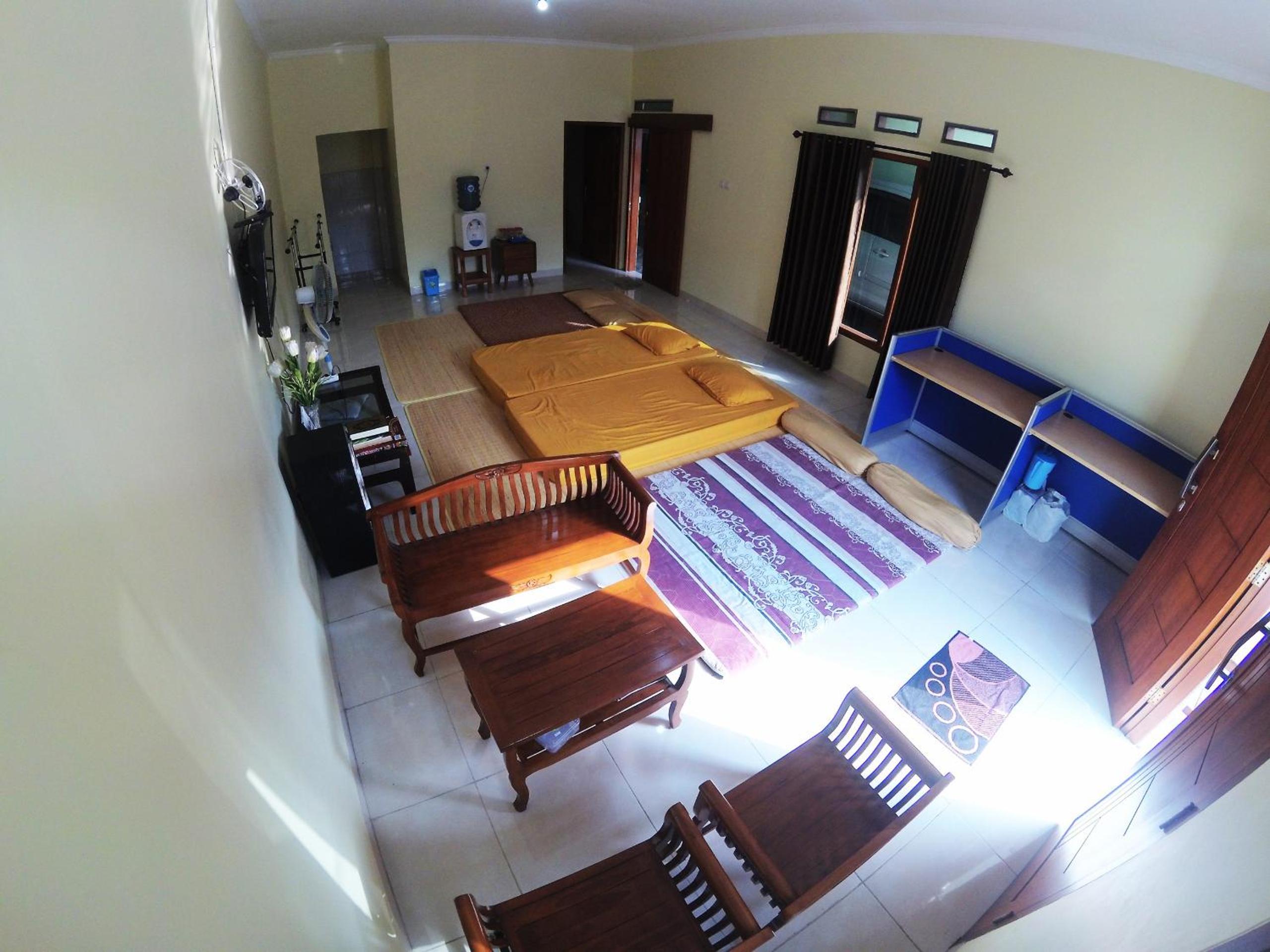 One-Bedroom House photo 1