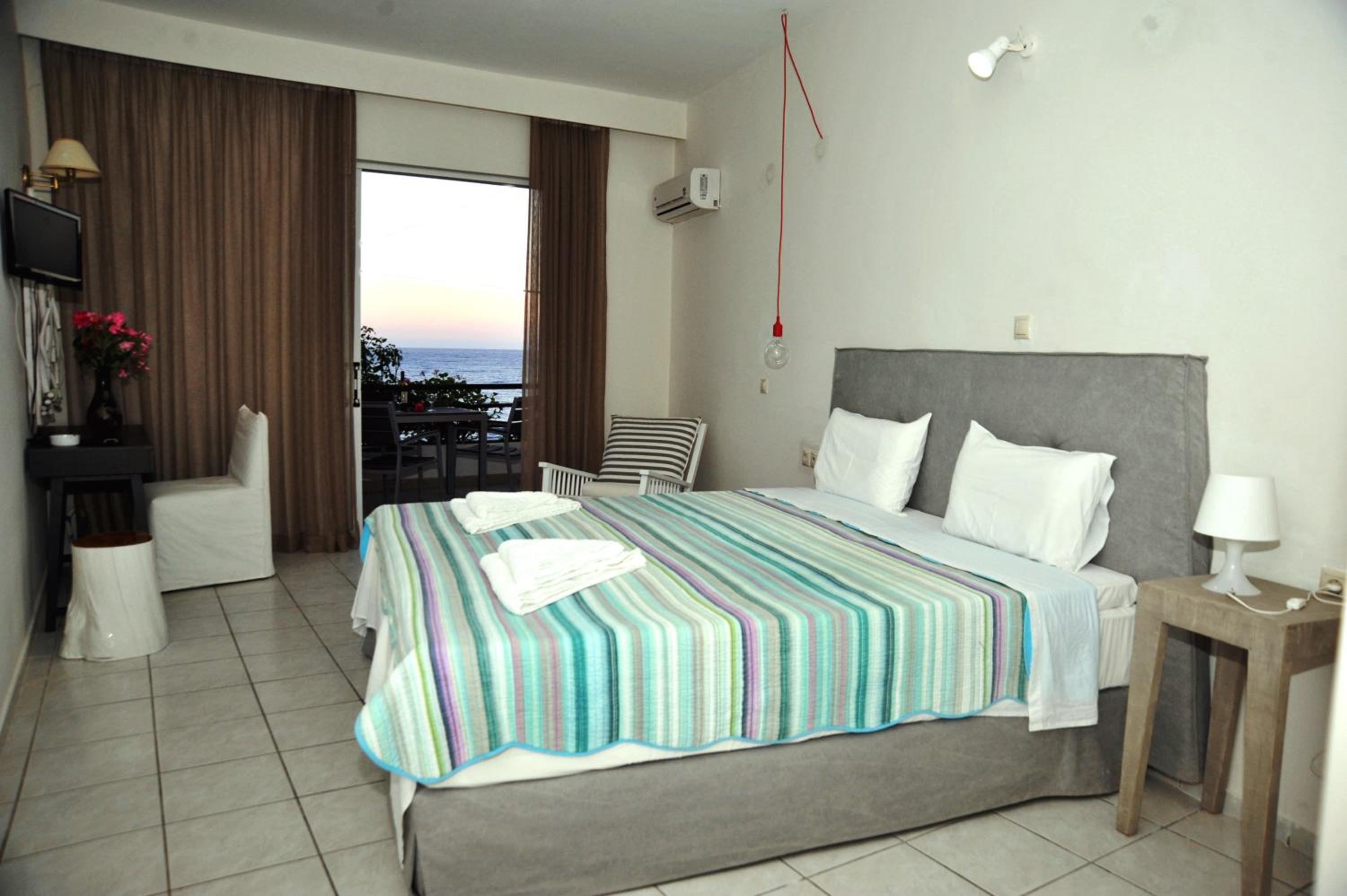 Superior Double Room with Sea View - Photo 6