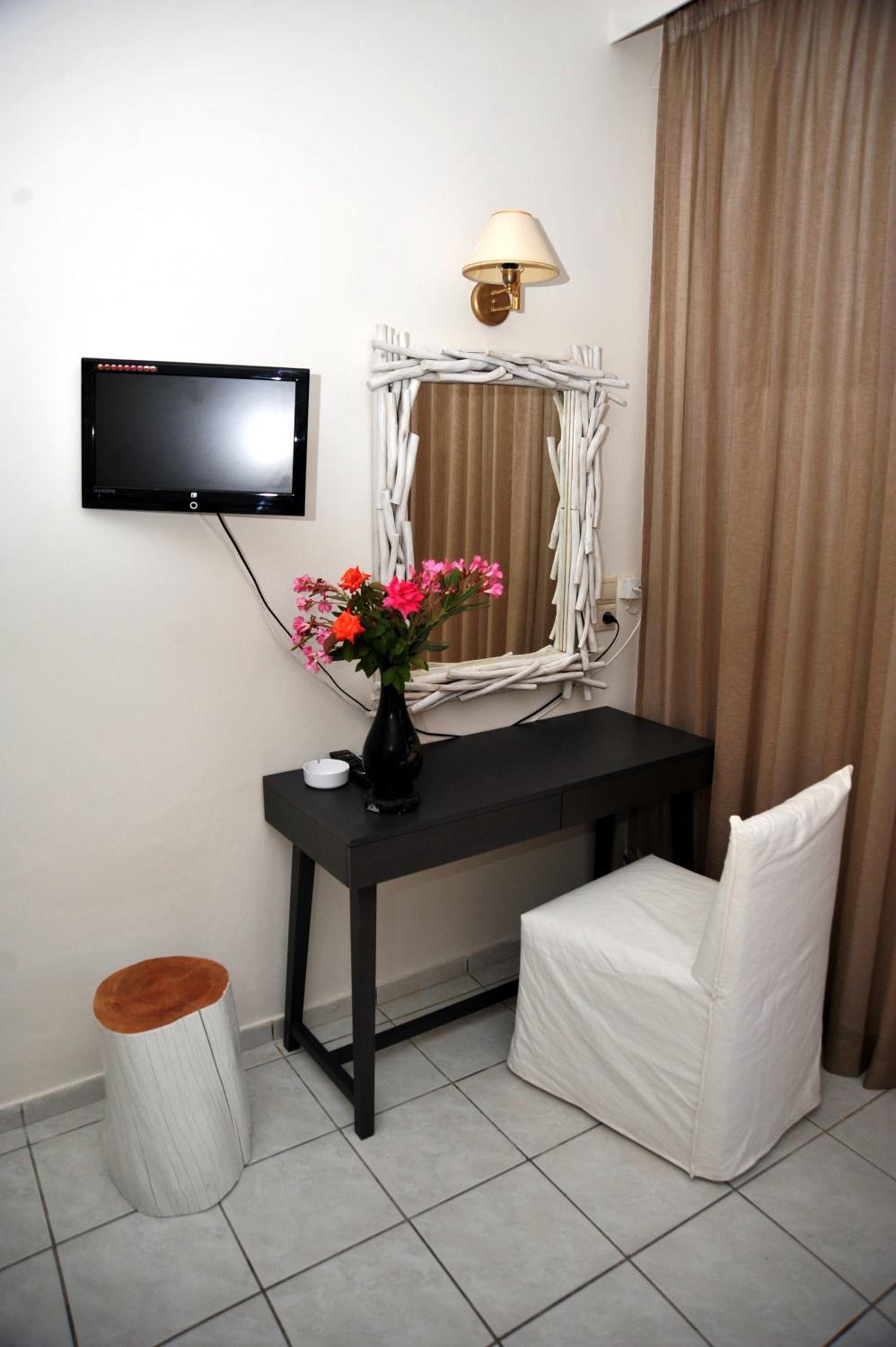 Superior Double Room with Sea View - Photo 5