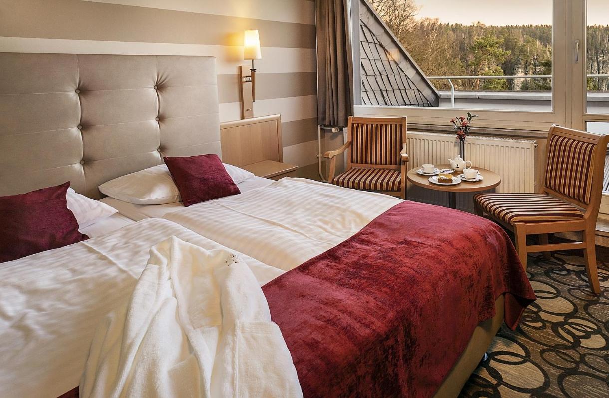 Double Room with Mountain View - Photo 3