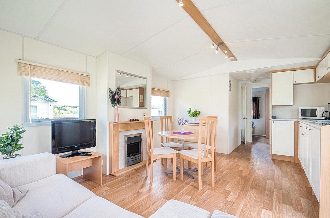 Mobile Home photo 1