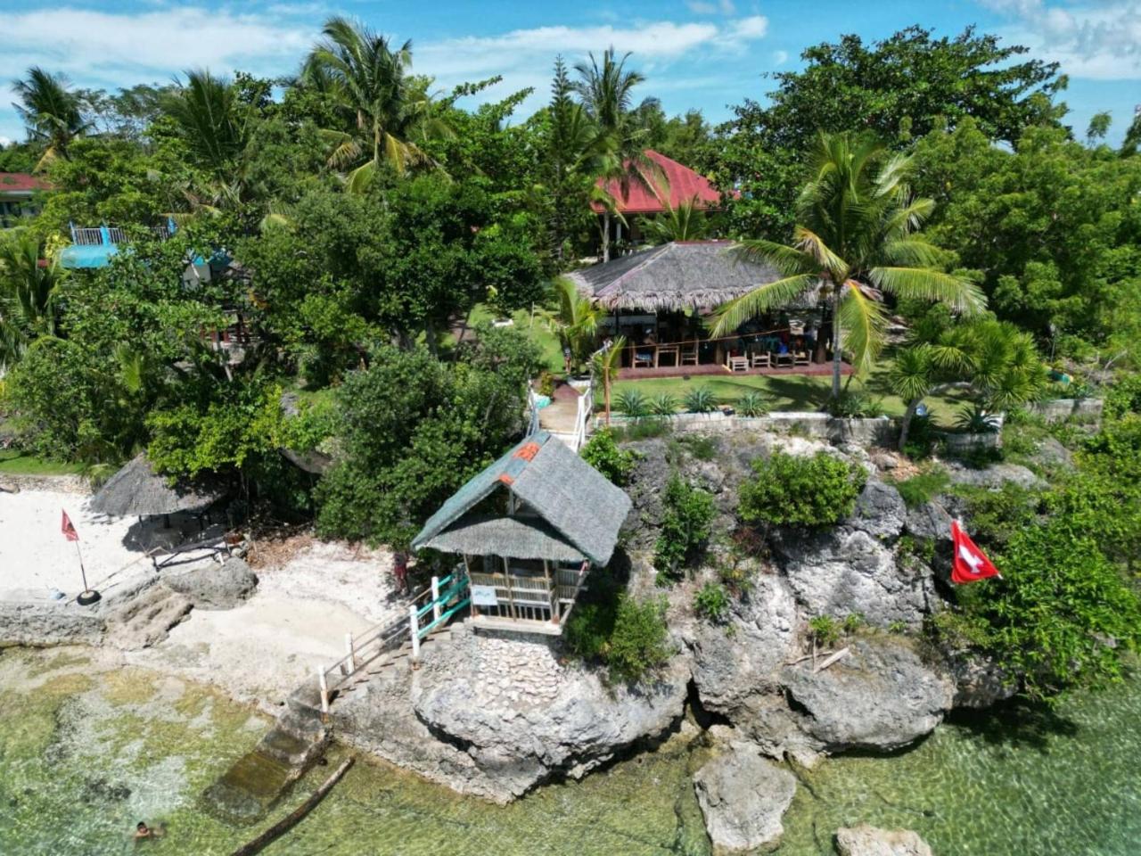 Deluxe Bungalow with Garden View - Photo 10