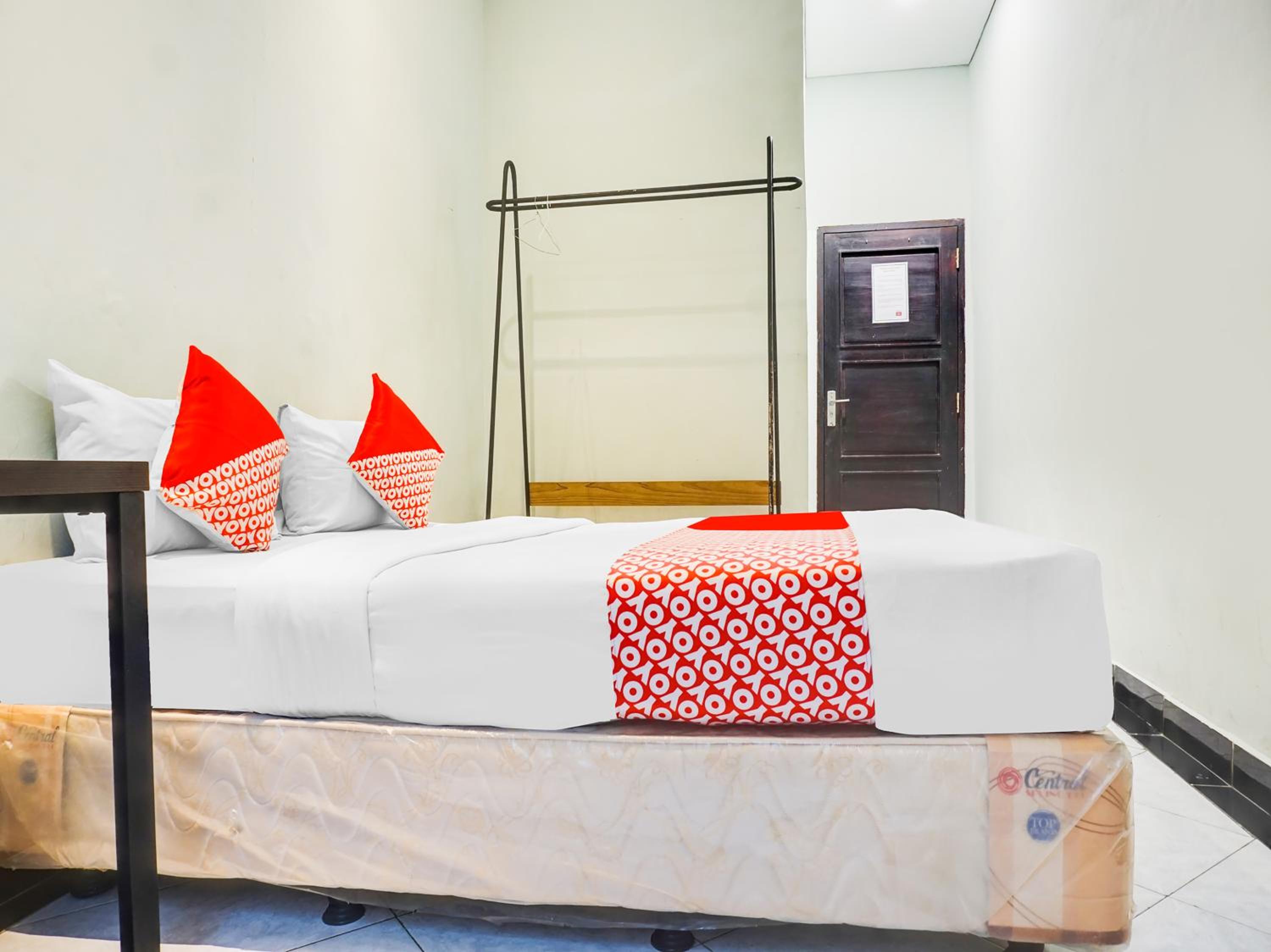 Standard Double Room - Photo 10