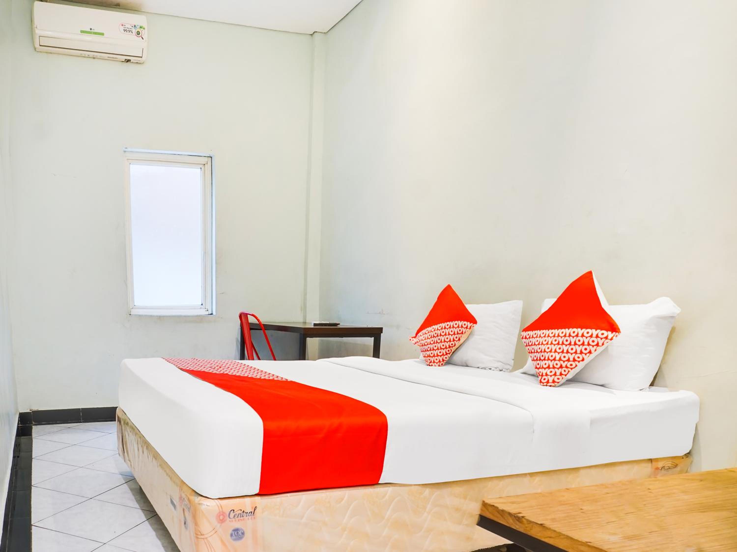 Standard Double Room - Photo 12